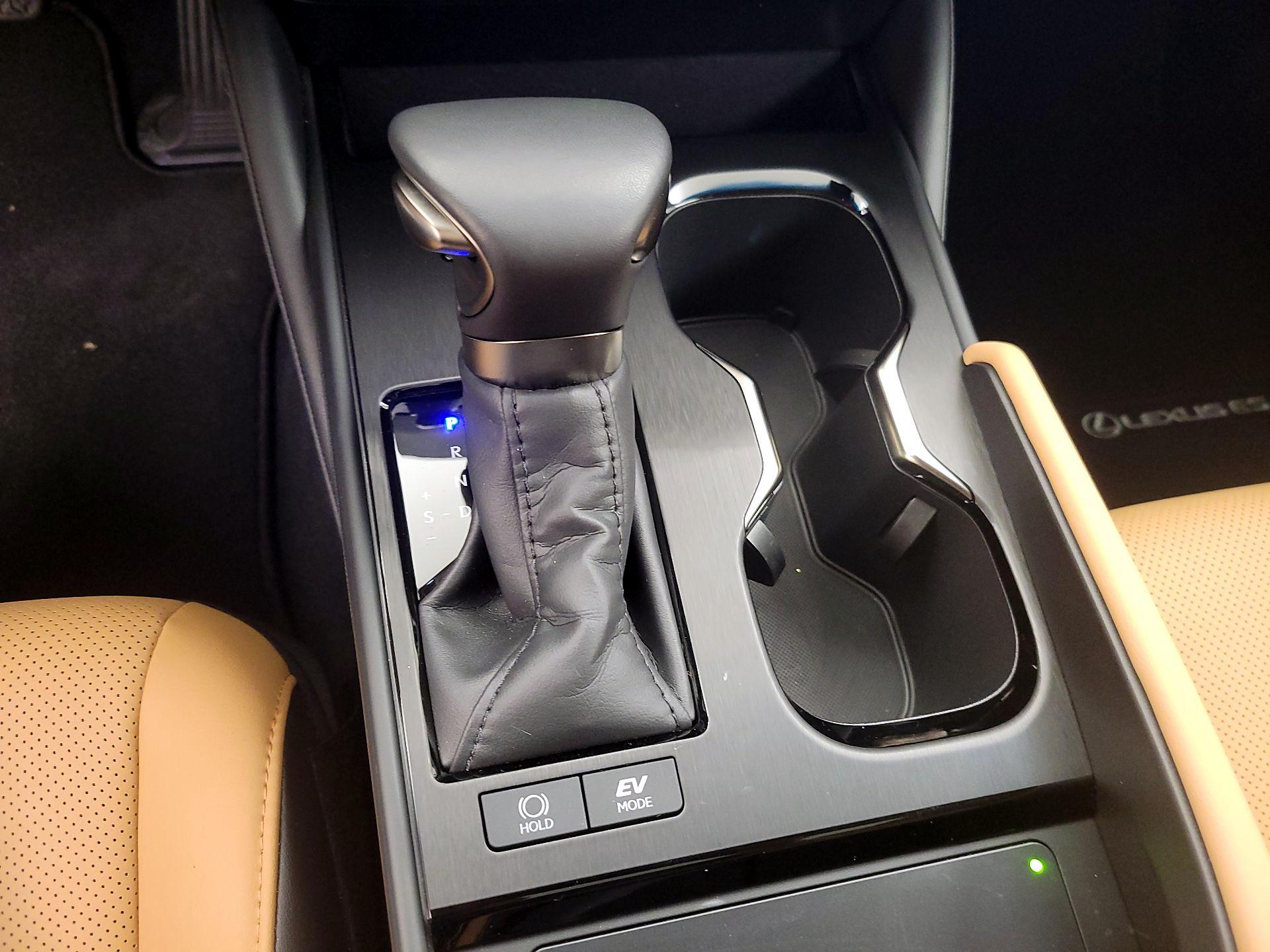 Thumbnail: 2025 Lexus ES - 16