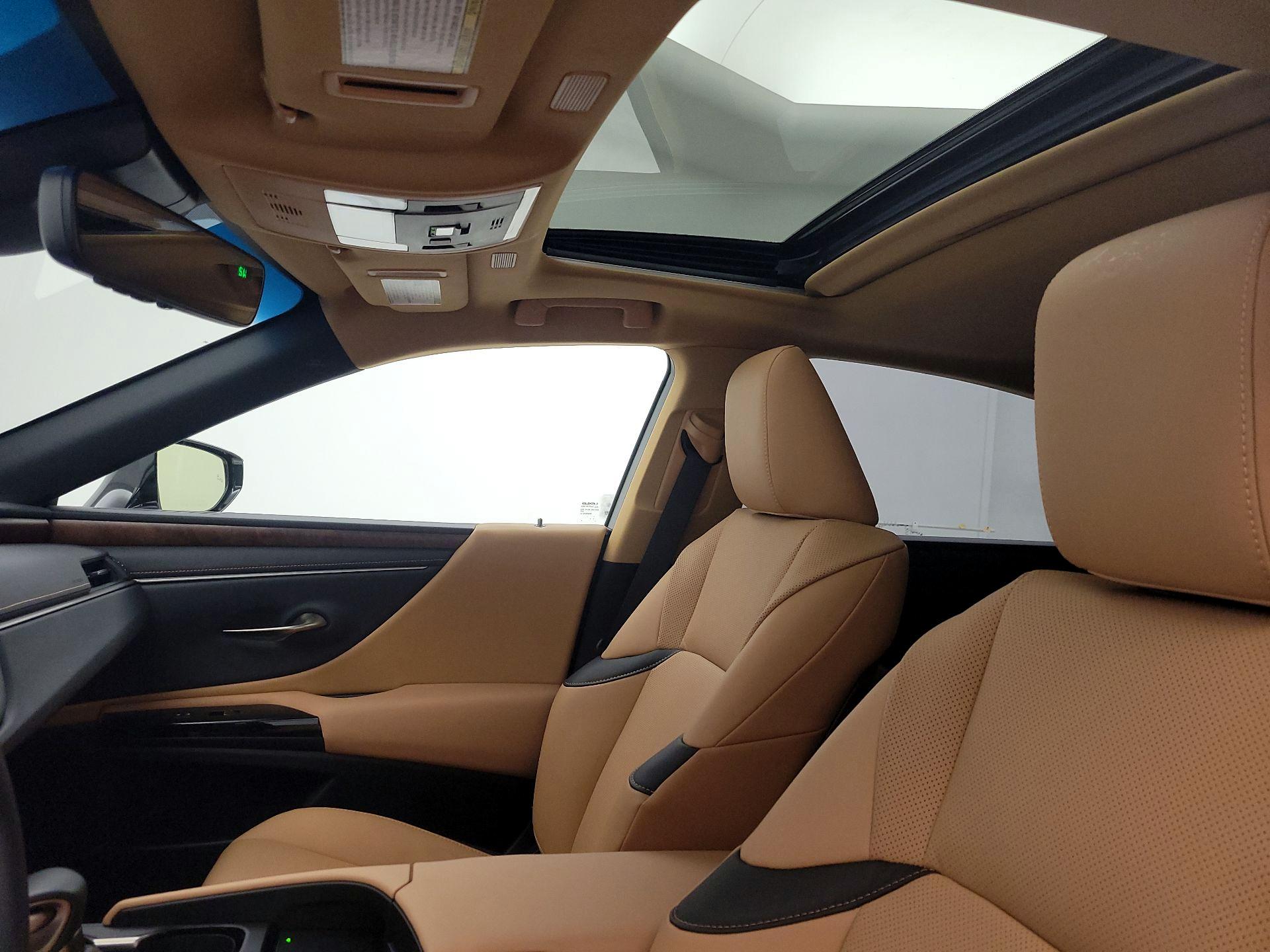 Thumbnail: 2025 Lexus ES - 17