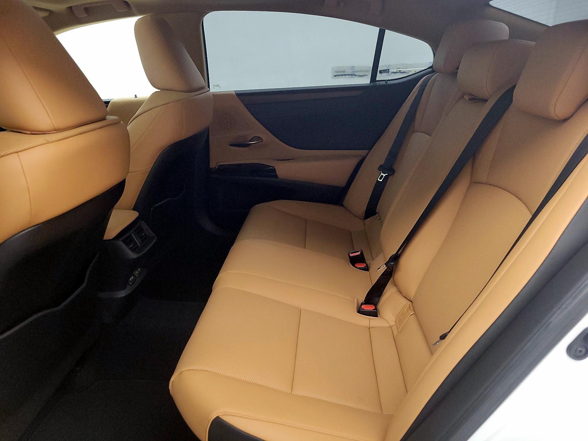 Thumbnail: 2025 Lexus ES - 18