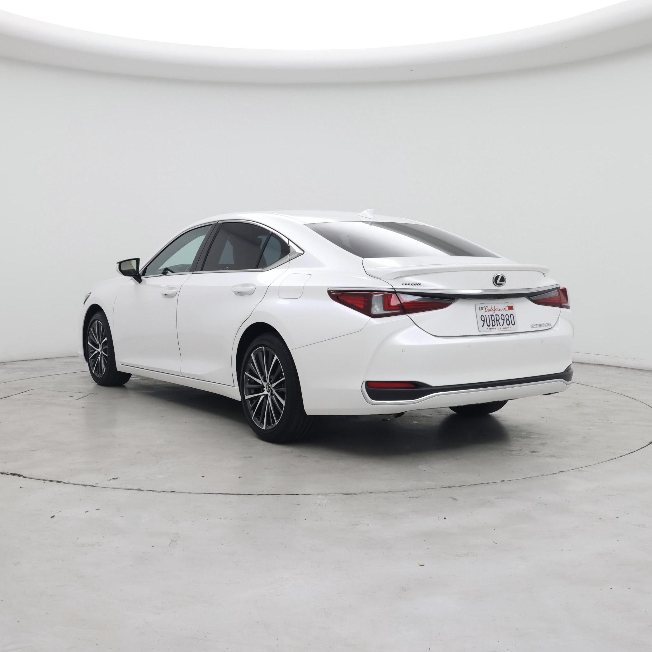 Thumbnail: 2025 Lexus ES - 2