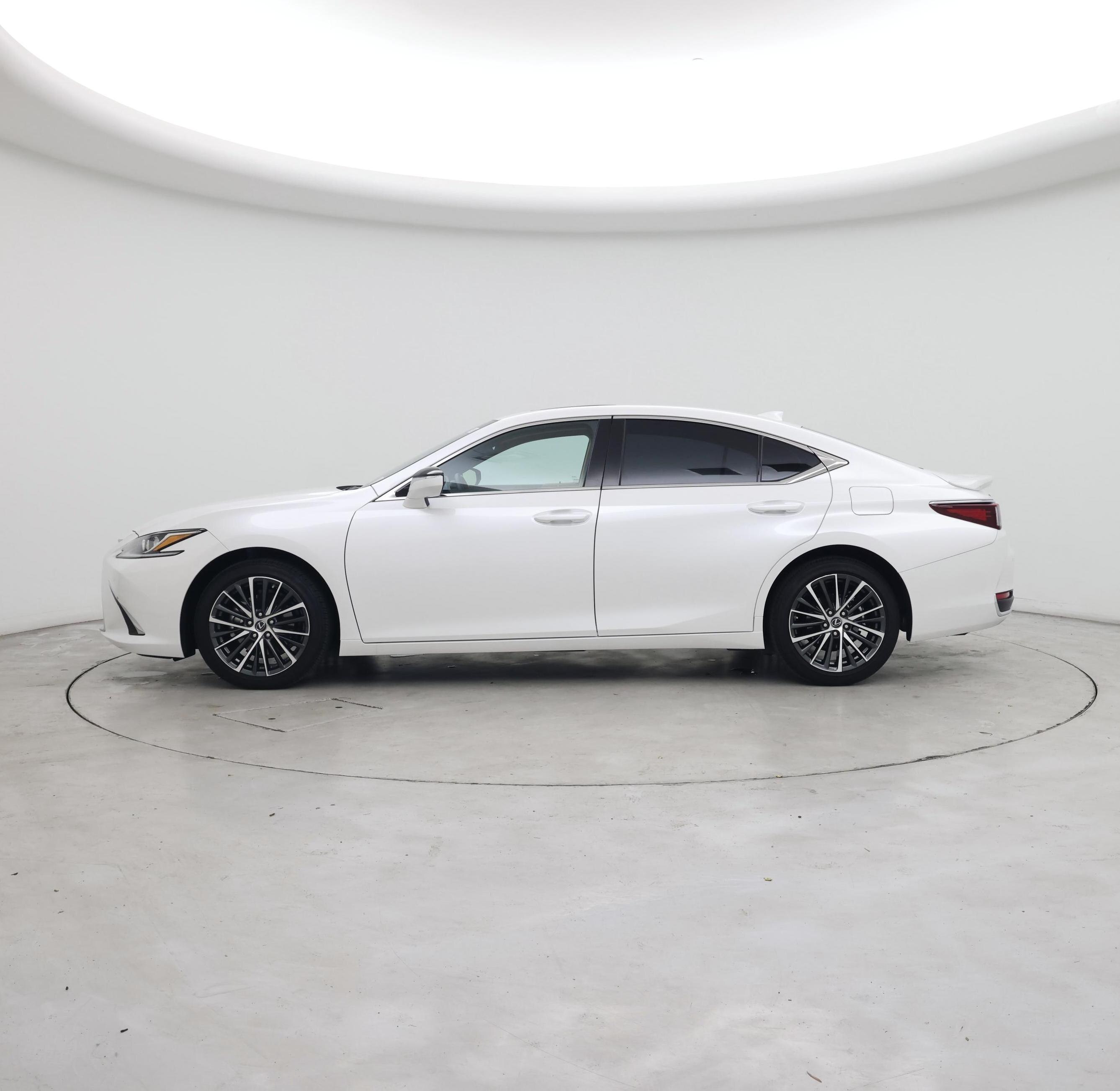 Thumbnail: 2025 Lexus ES - 3