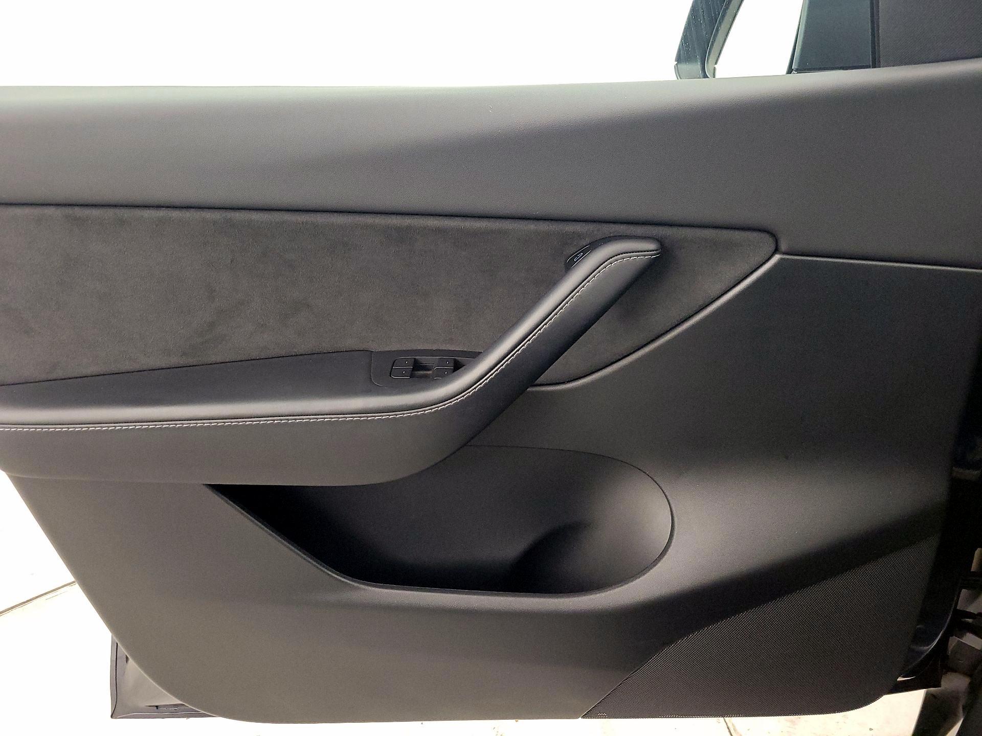 Thumbnail: 2021 Tesla Model Y - 12