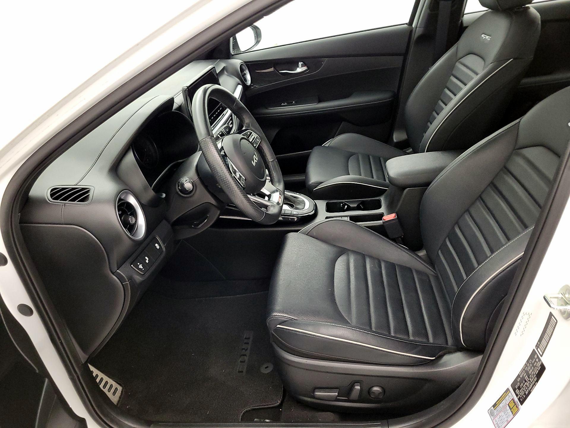 Thumbnail: 2023 Kia Forte - 11