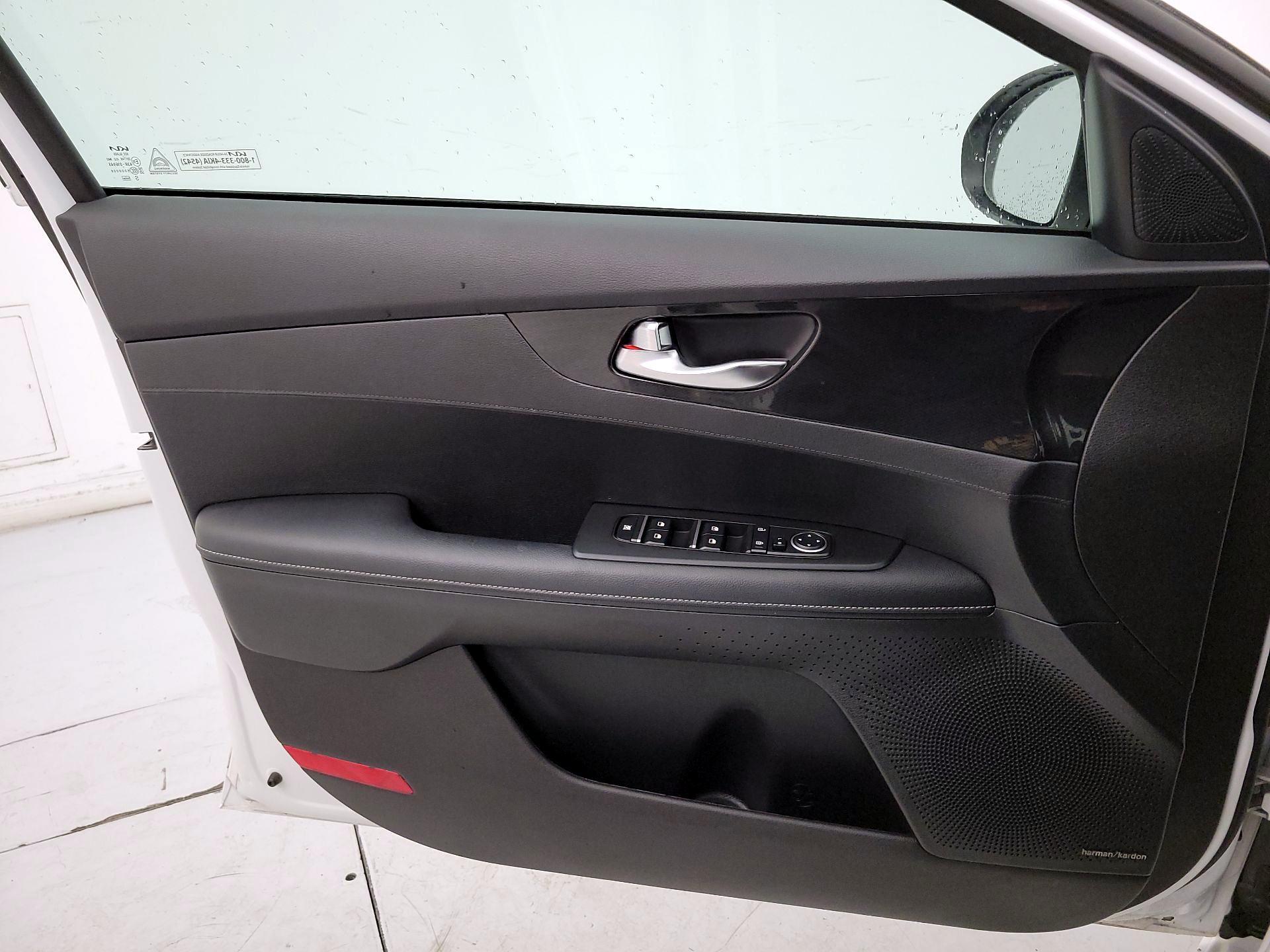 Thumbnail: 2023 Kia Forte - 12