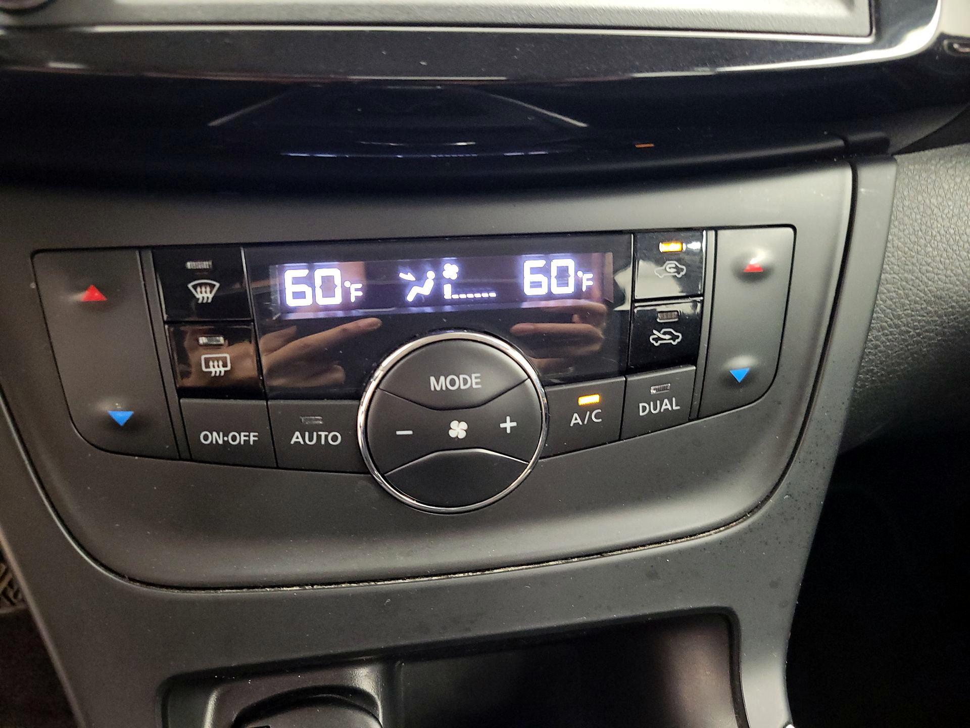 Thumbnail: 2019 Nissan Sentra - 16