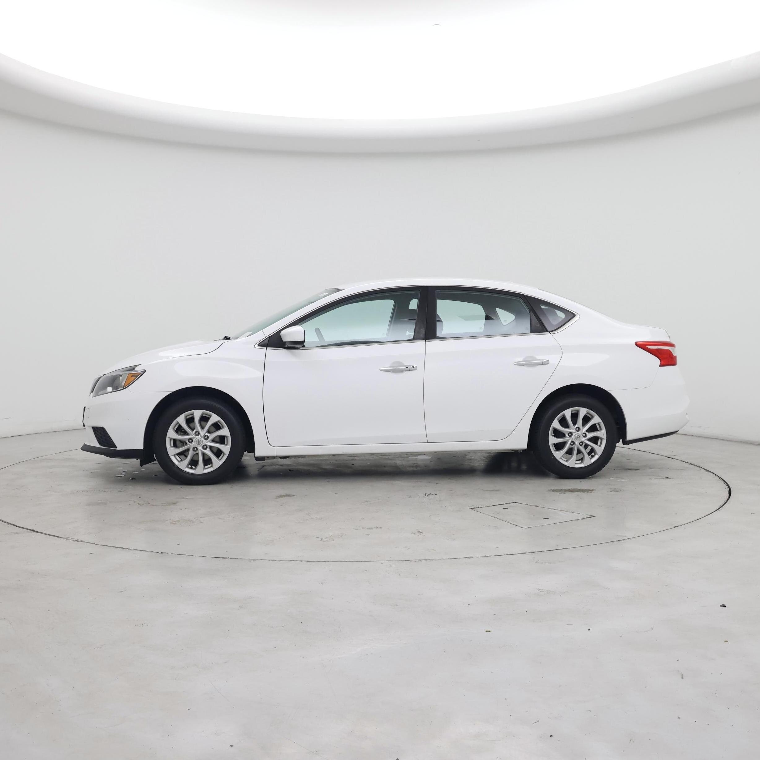 Thumbnail: 2019 Nissan Sentra - 3