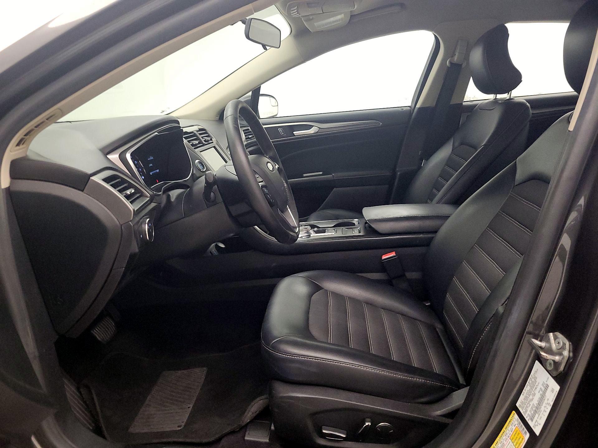 Thumbnail: 2017 Ford Fusion - 11