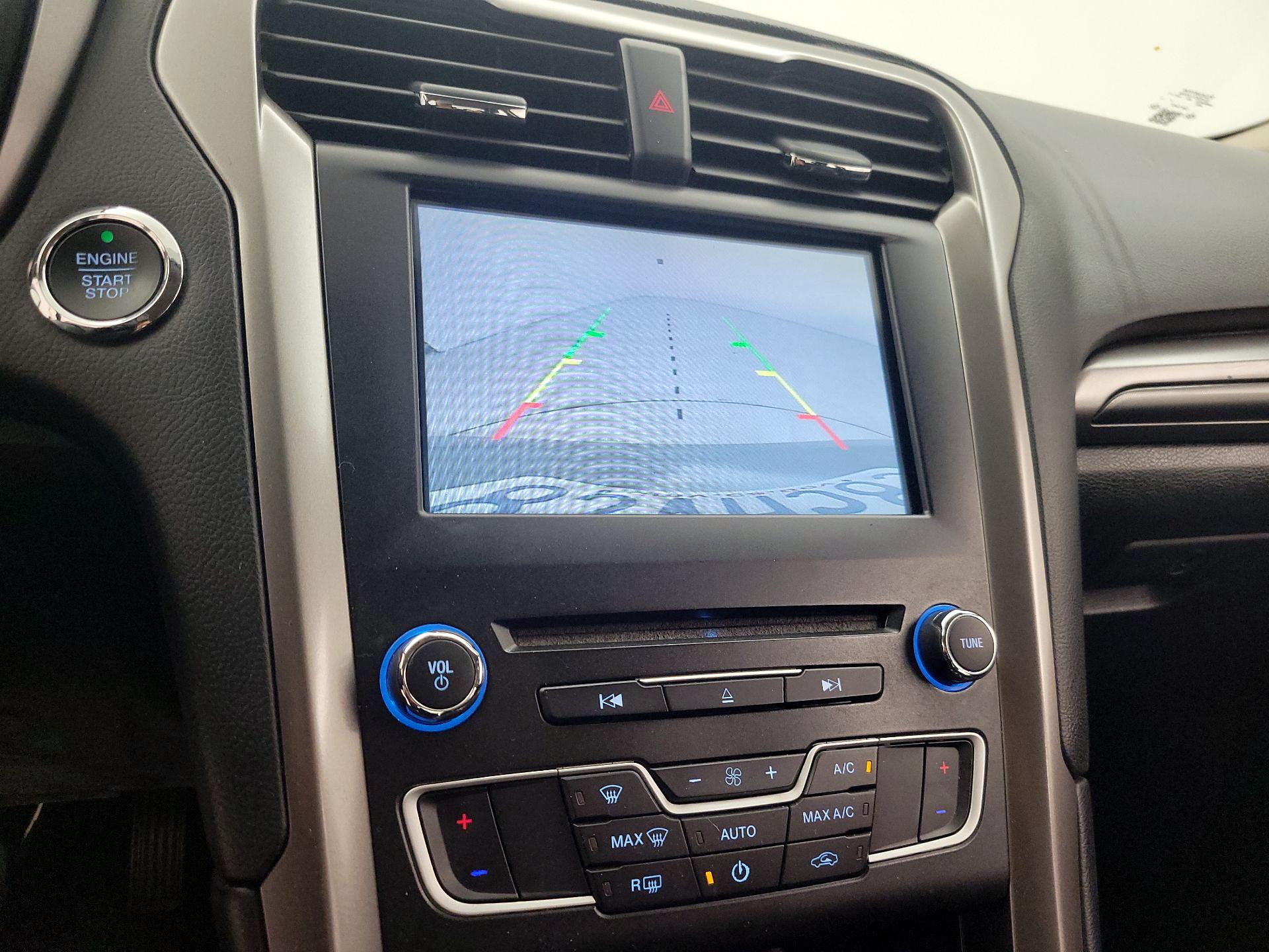 Thumbnail: 2017 Ford Fusion - 14