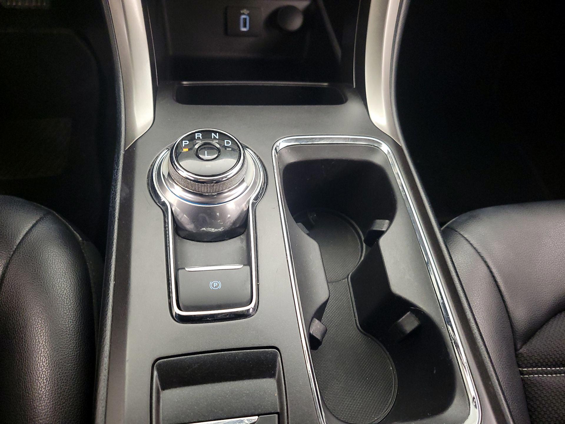 Thumbnail: 2017 Ford Fusion - 17