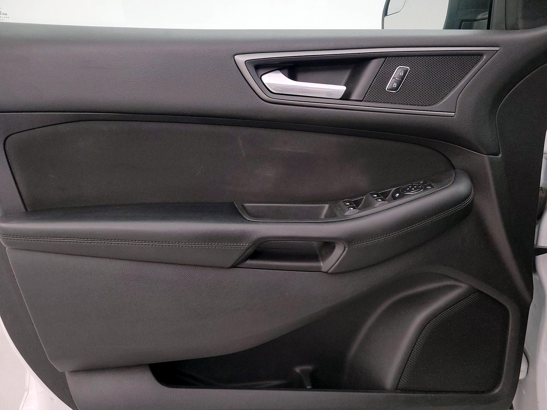 Thumbnail: 2017 Ford Edge - 12