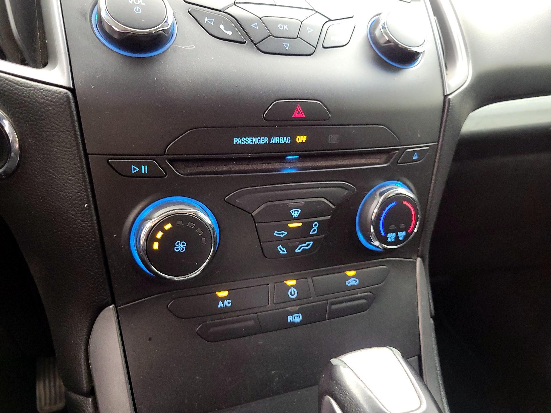 Thumbnail: 2017 Ford Edge - 16