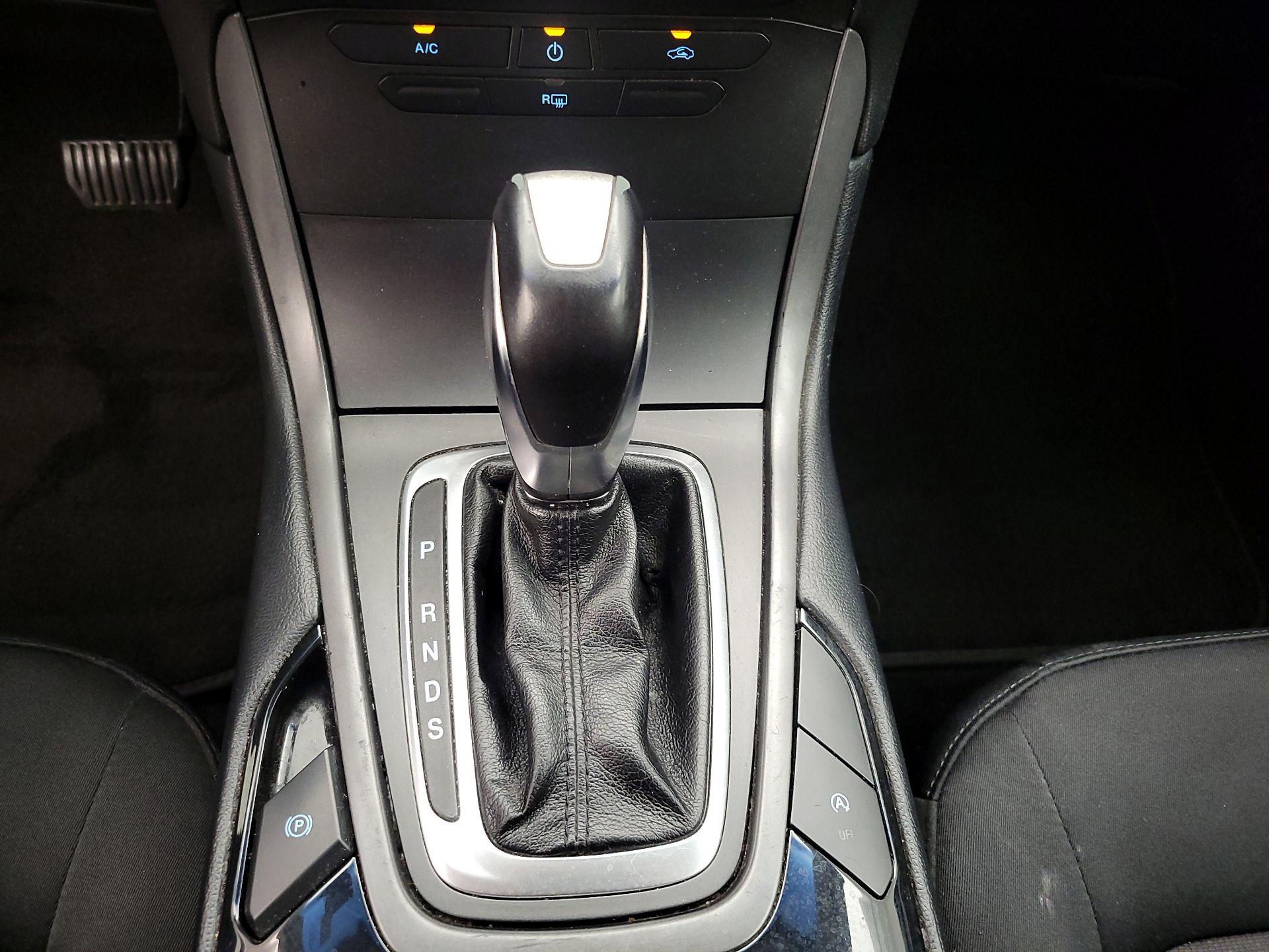 Thumbnail: 2017 Ford Edge - 17