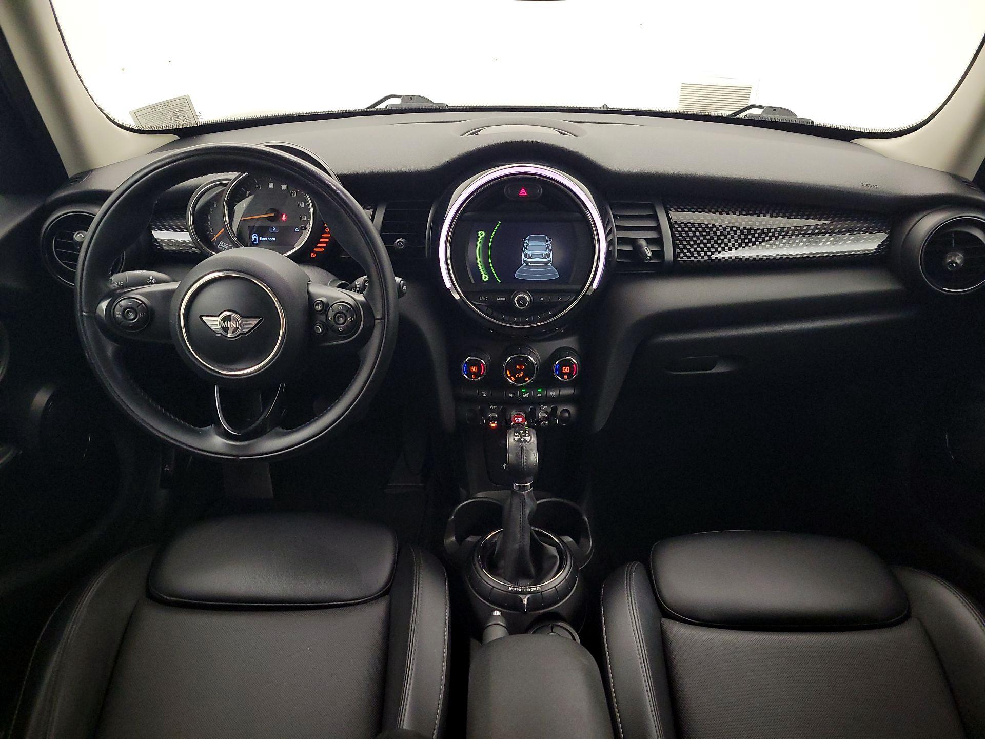 Thumbnail: 2017 MINI Cooper Hardtop - 9