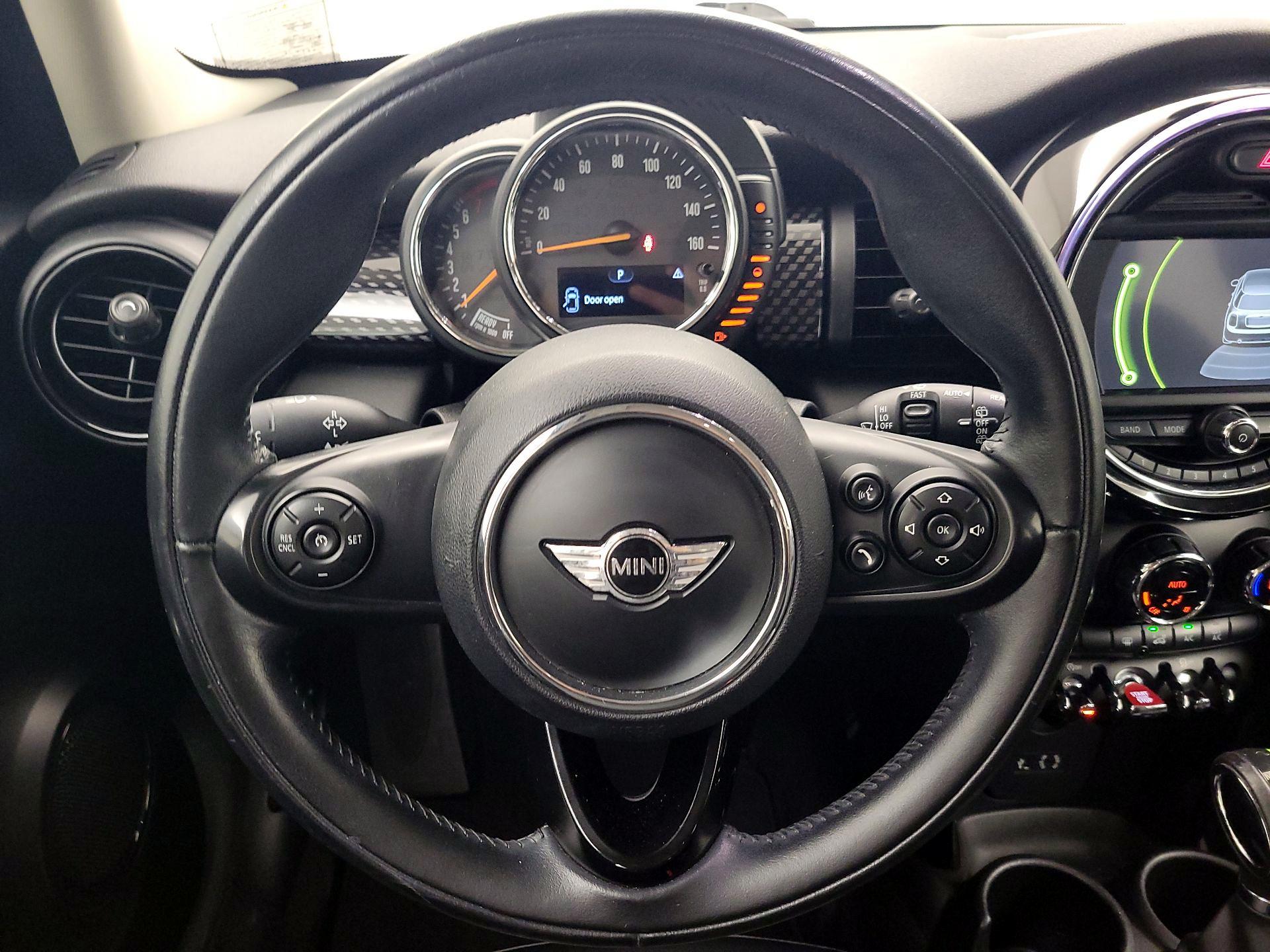 Thumbnail: 2017 MINI Cooper Hardtop - 10