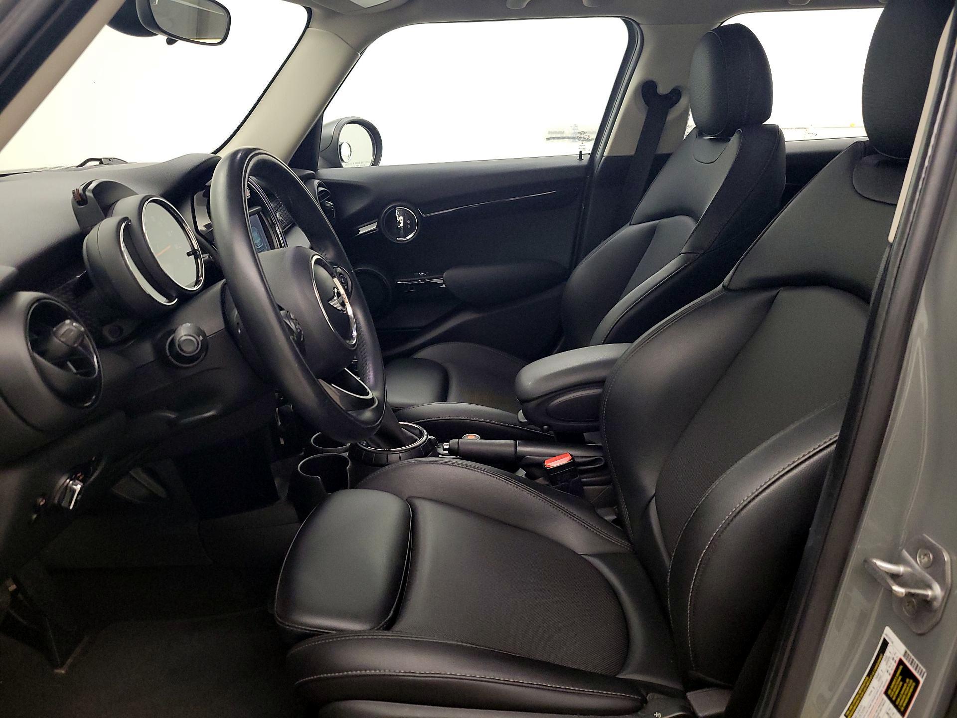 Thumbnail: 2017 MINI Cooper Hardtop - 11