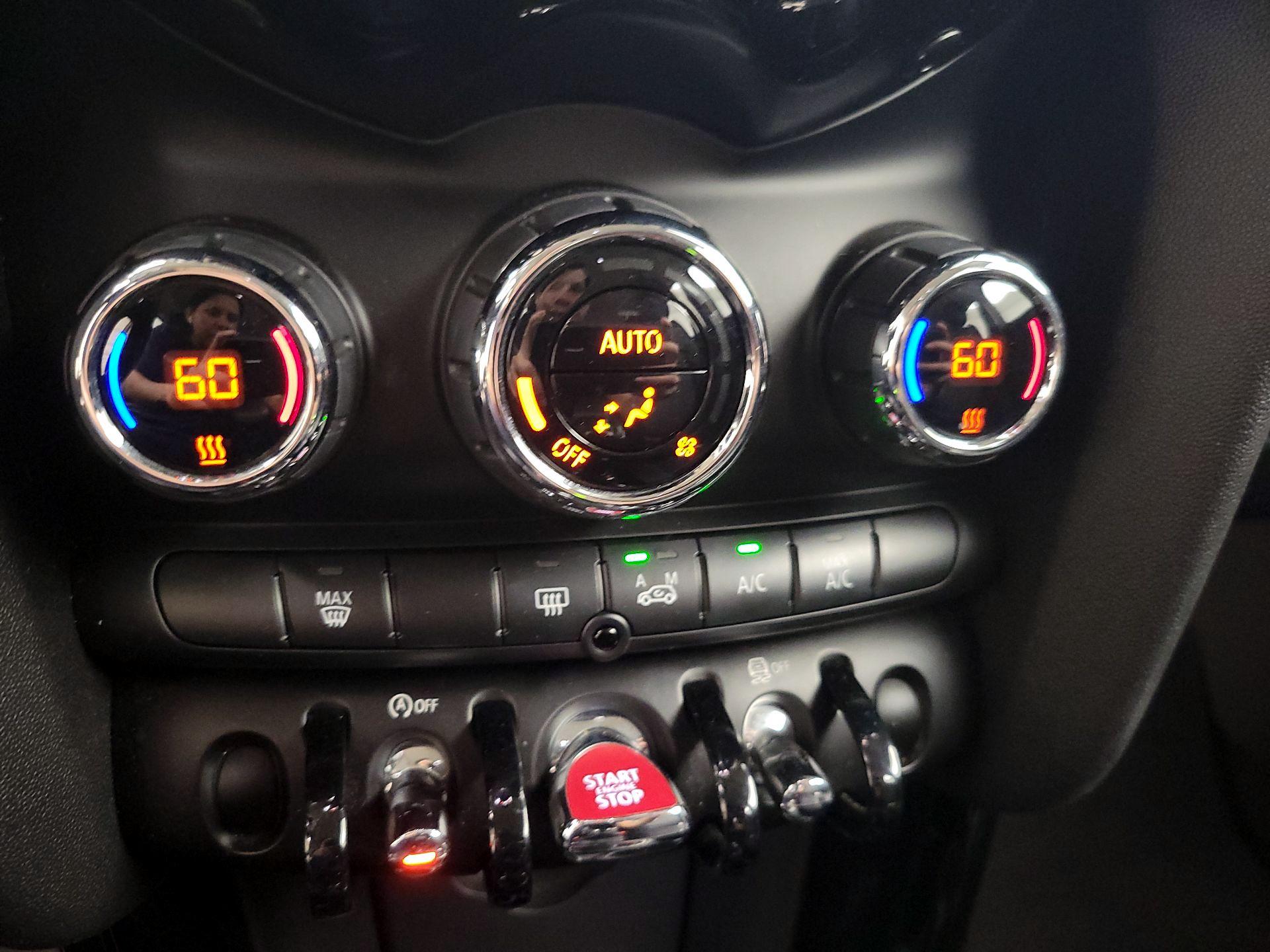 Thumbnail: 2017 MINI Cooper Hardtop - 15