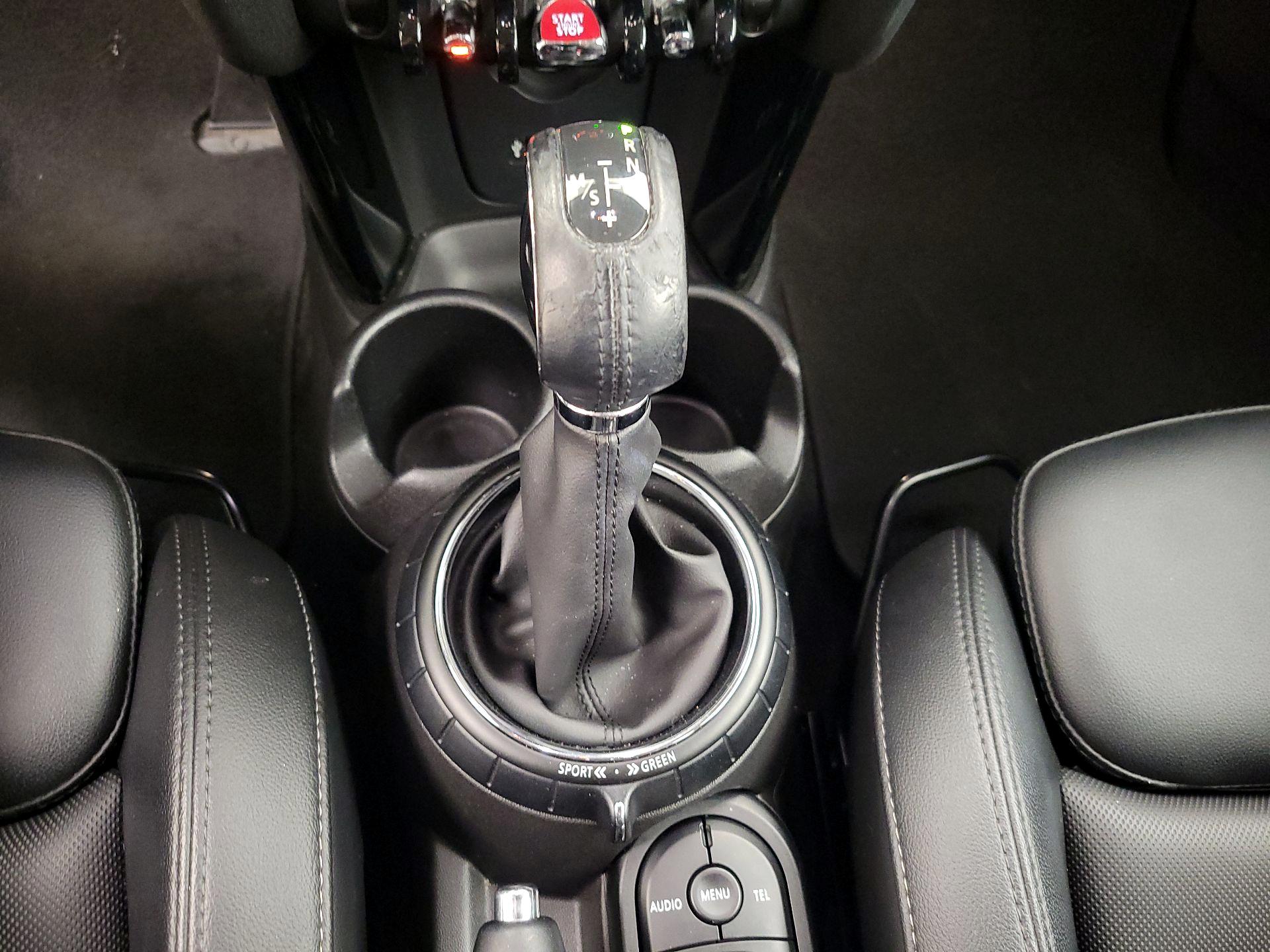 Thumbnail: 2017 MINI Cooper Hardtop - 16