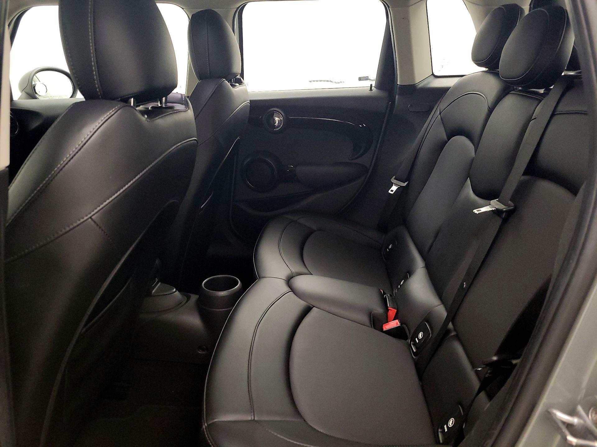 Thumbnail: 2017 MINI Cooper Hardtop - 18