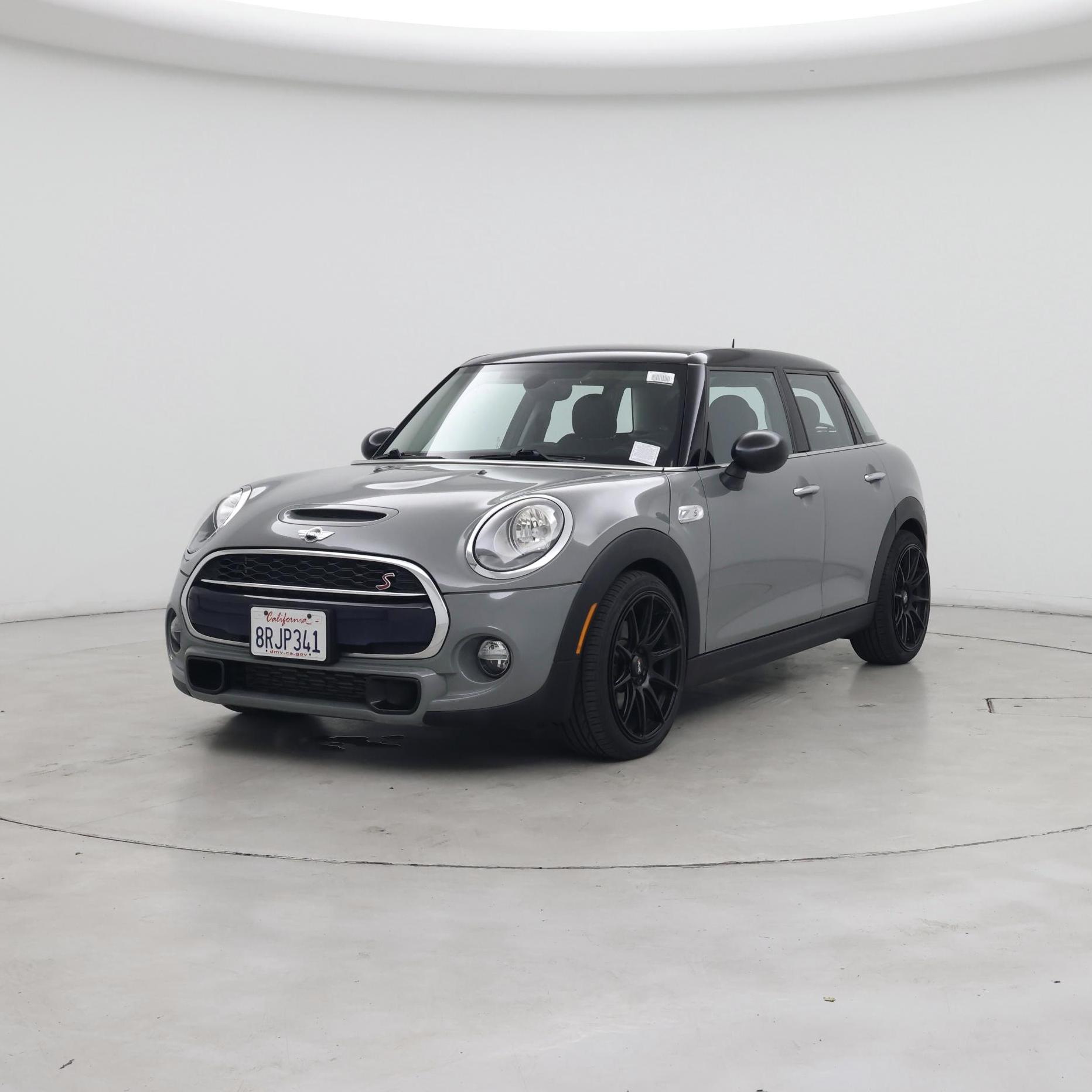 Thumbnail: 2017 MINI Cooper Hardtop - 4