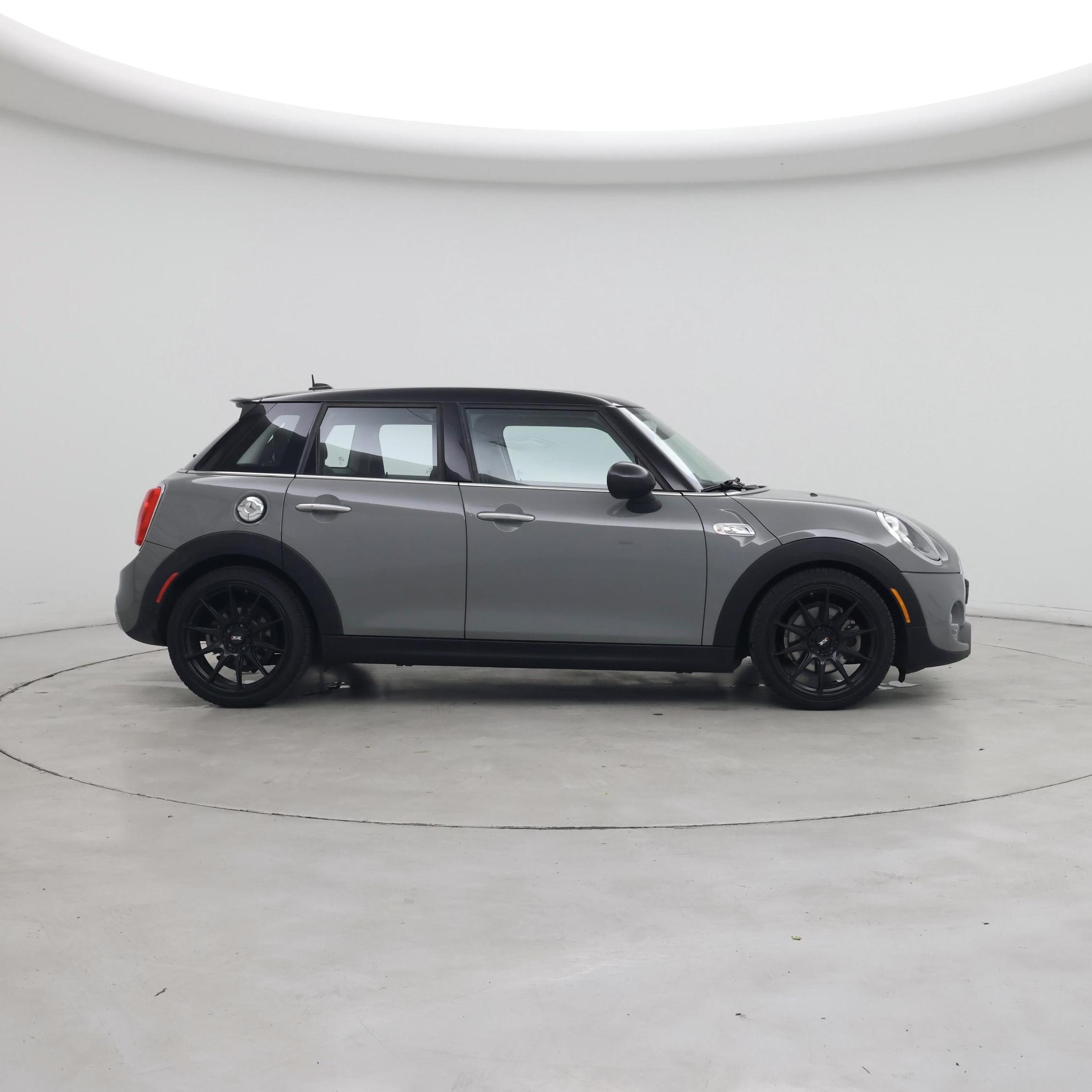 Thumbnail: 2017 MINI Cooper Hardtop - 7