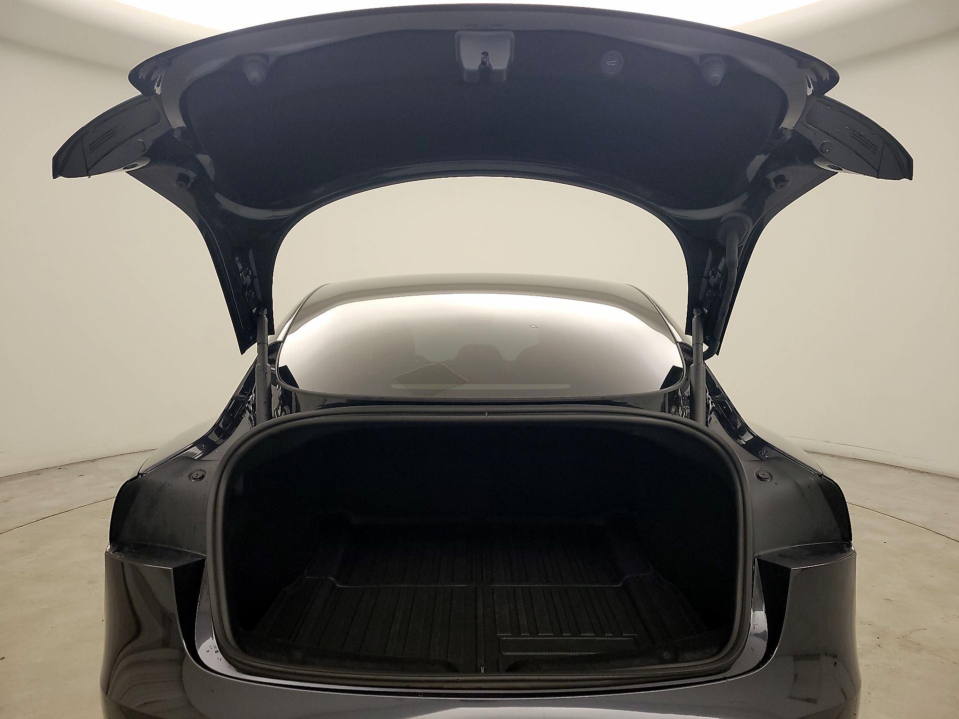 Thumbnail: 2025 Tesla Model 3 - 19