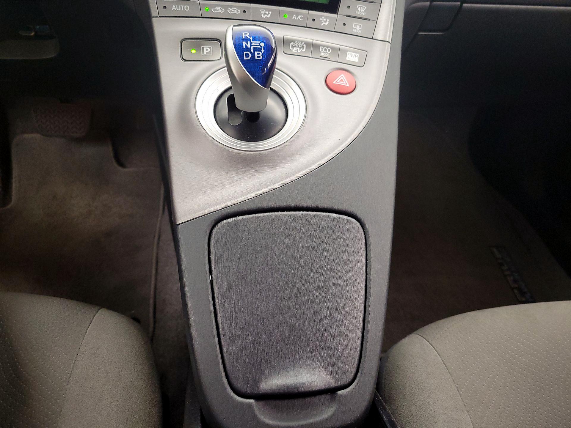 Thumbnail: 2014 Toyota Prius - 17