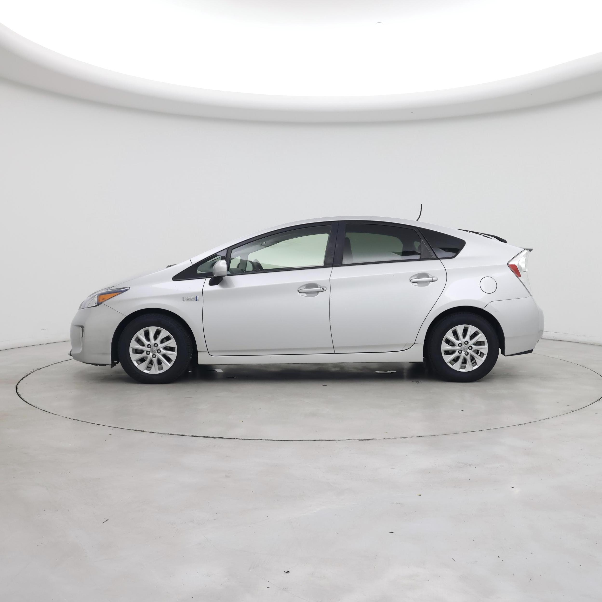 Thumbnail: 2014 Toyota Prius - 3