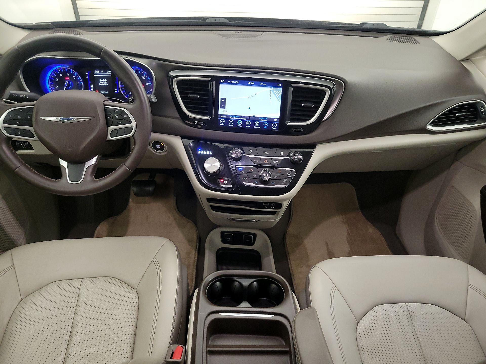 Thumbnail: 2018 Chrysler Pacifica - 9