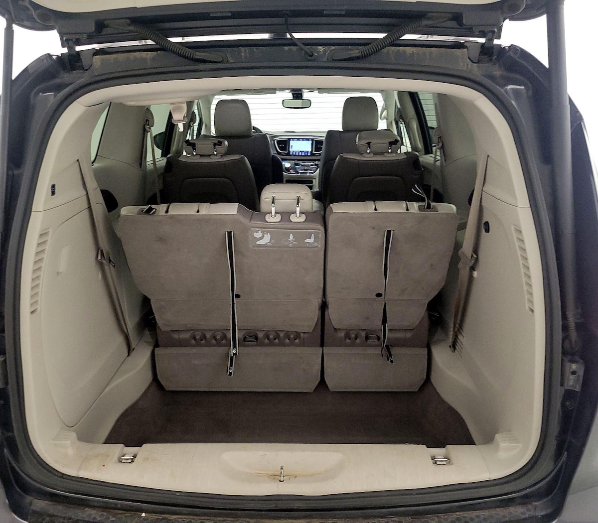 Trunk/Cargo (Seats Up)