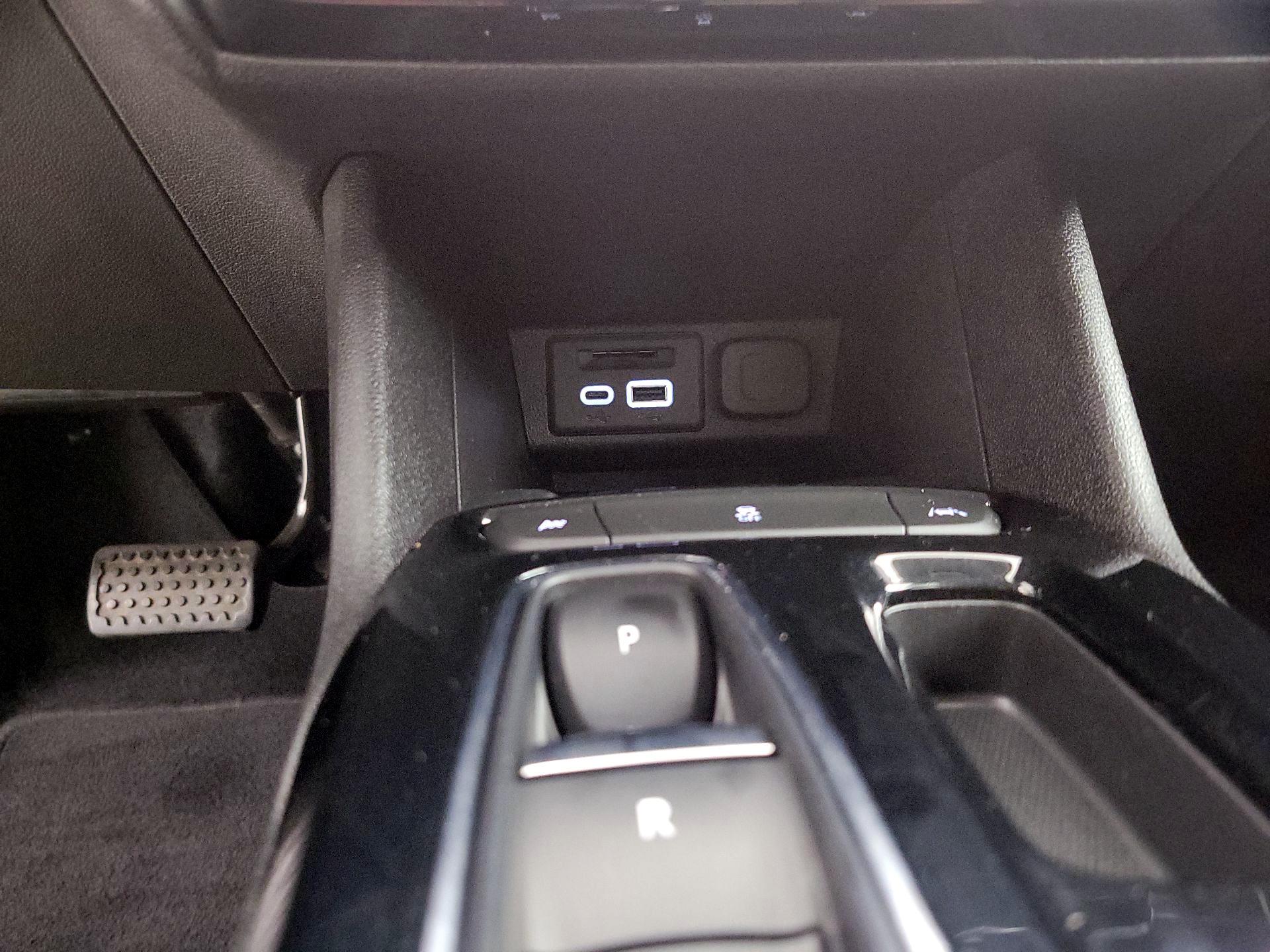 Thumbnail: 2022 Chevrolet Bolt EUV - 18