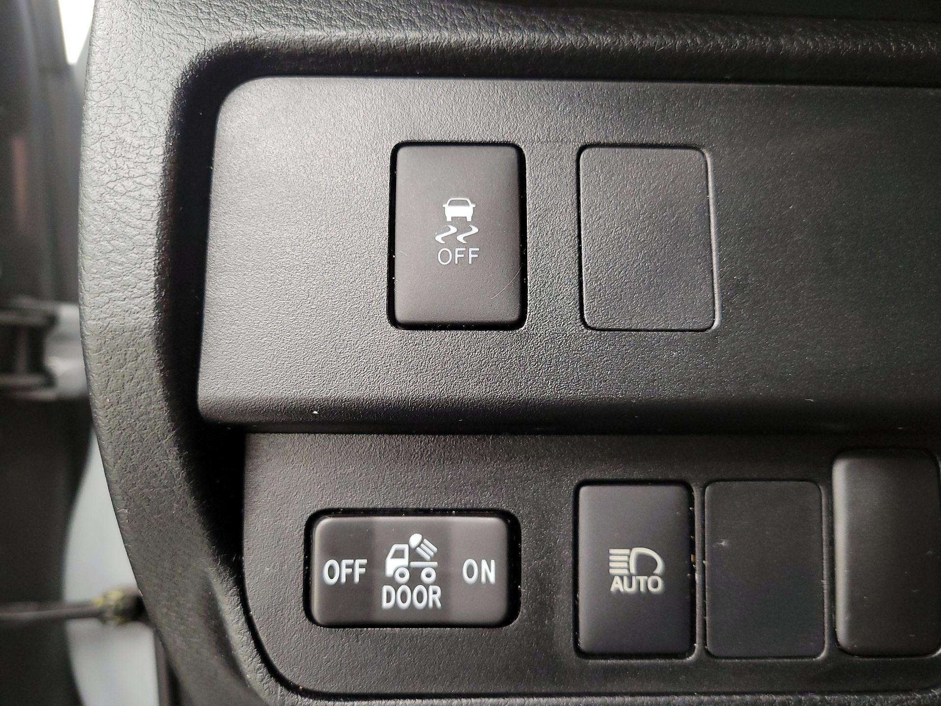 Thumbnail: 2021 Toyota Tacoma - 13