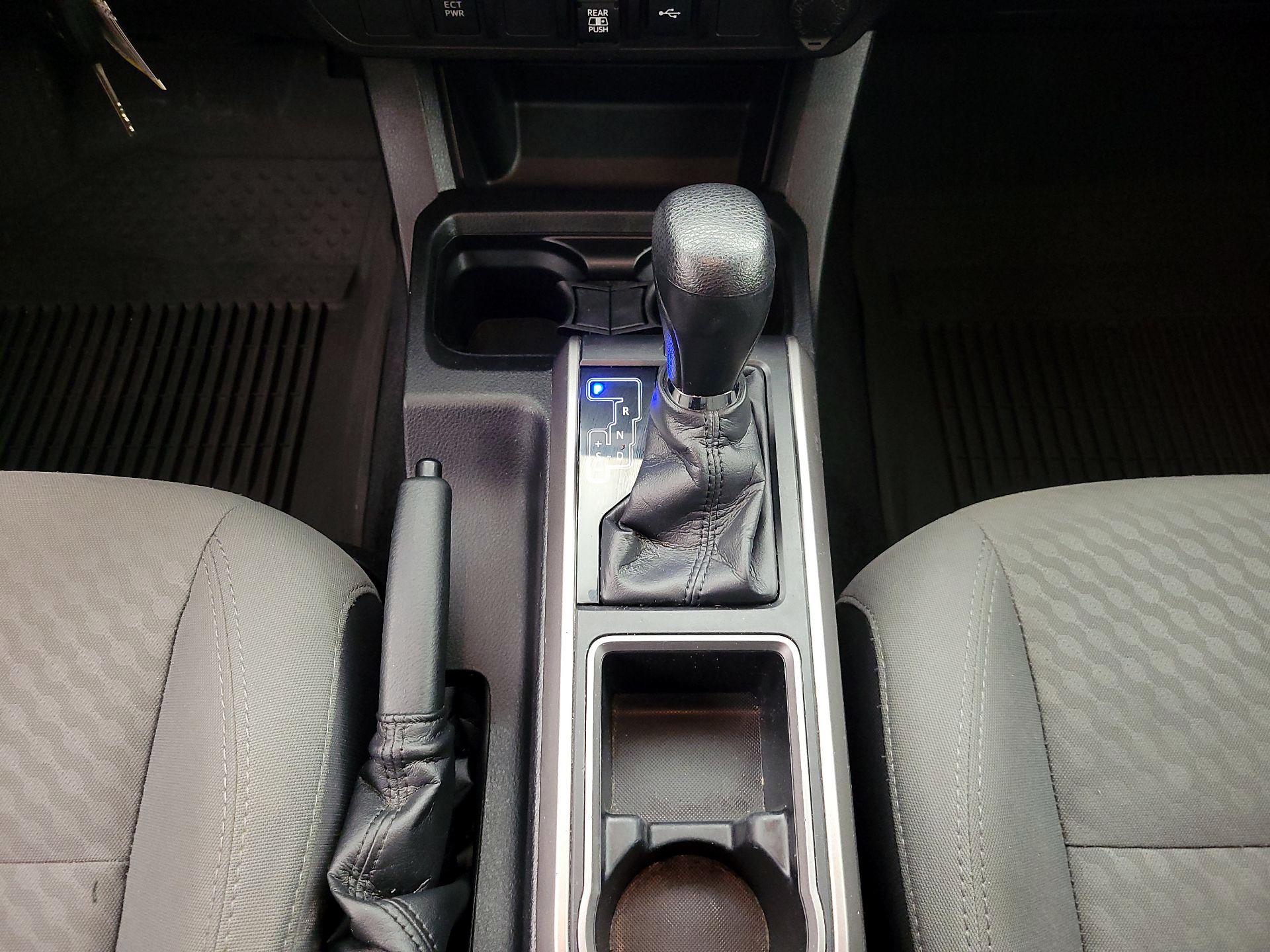 Thumbnail: 2021 Toyota Tacoma - 17