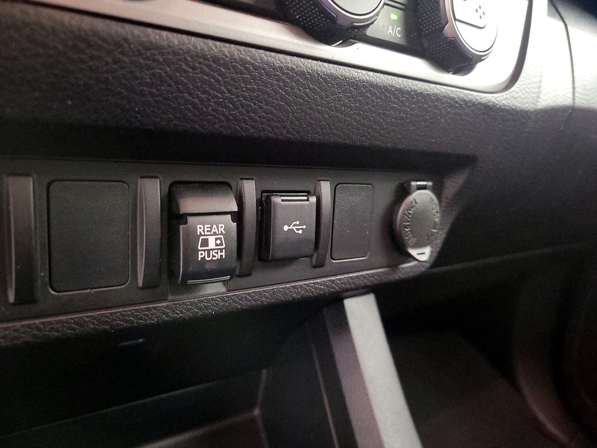 Thumbnail: 2021 Toyota Tacoma - 18