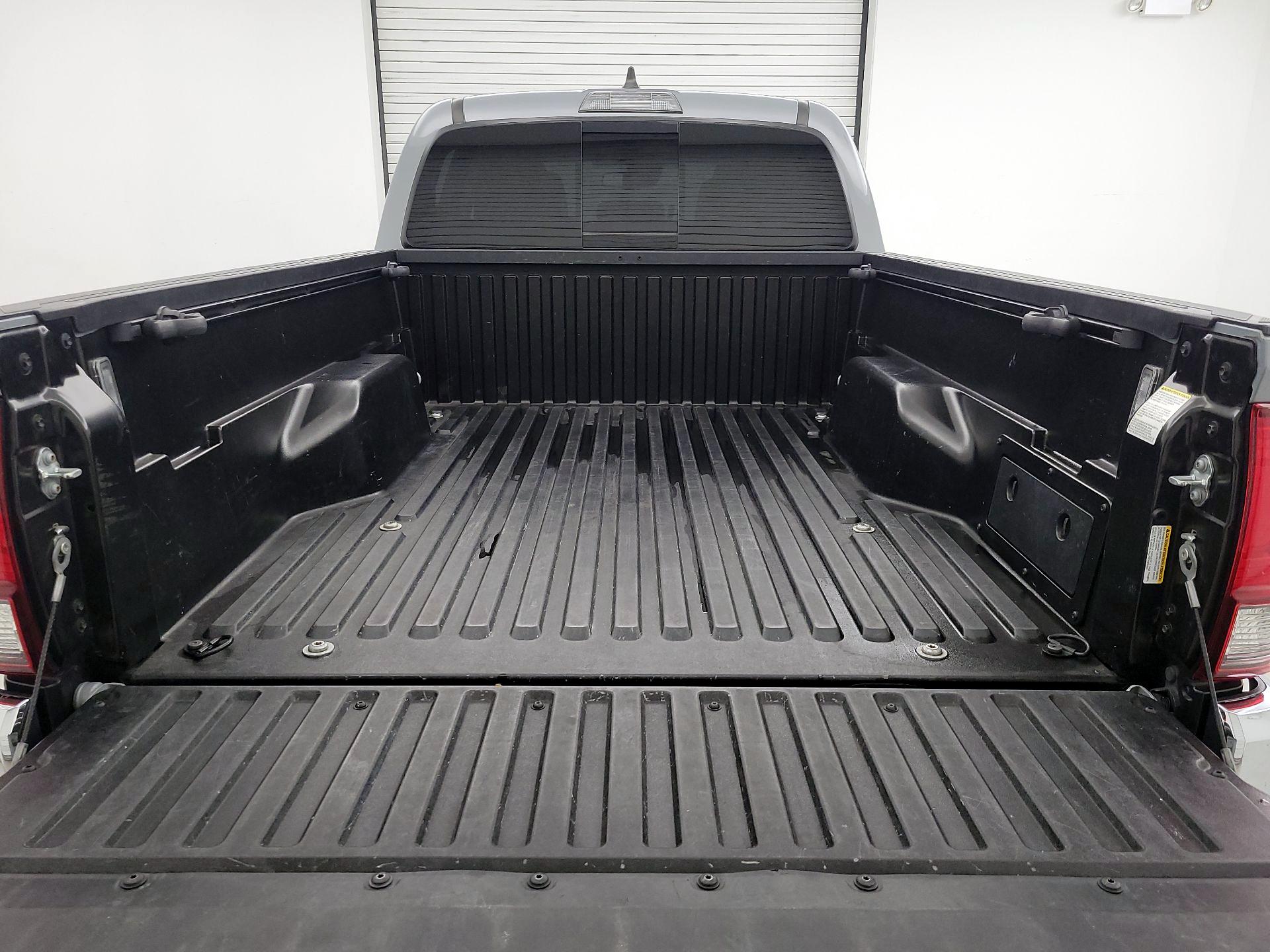 Thumbnail: 2021 Toyota Tacoma - 20