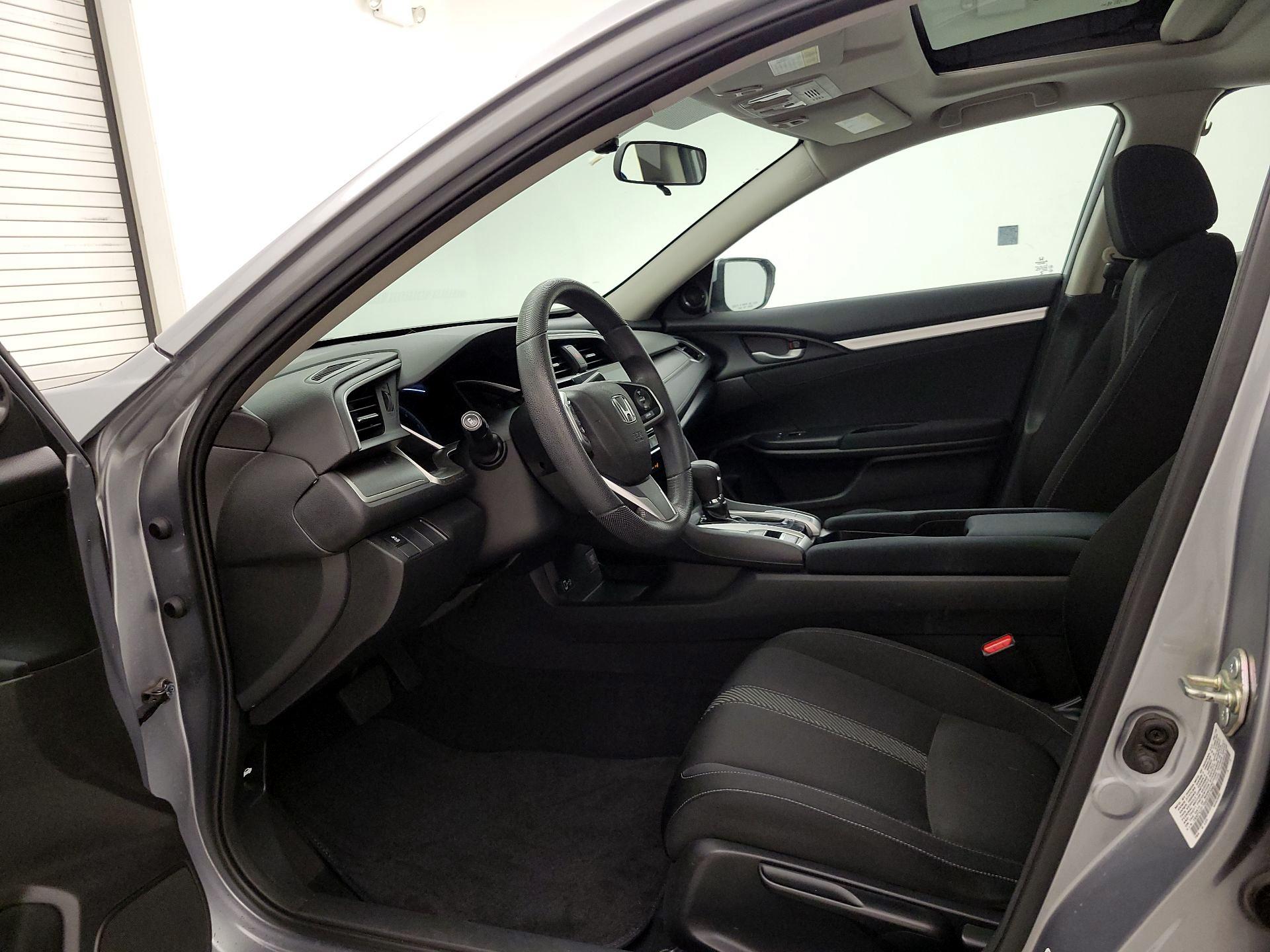 Thumbnail: 2016 Honda Civic - 11