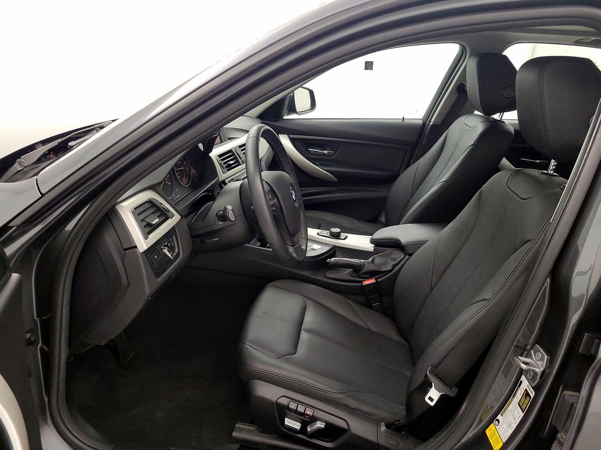 Thumbnail: 2018 BMW 3 Series - 11