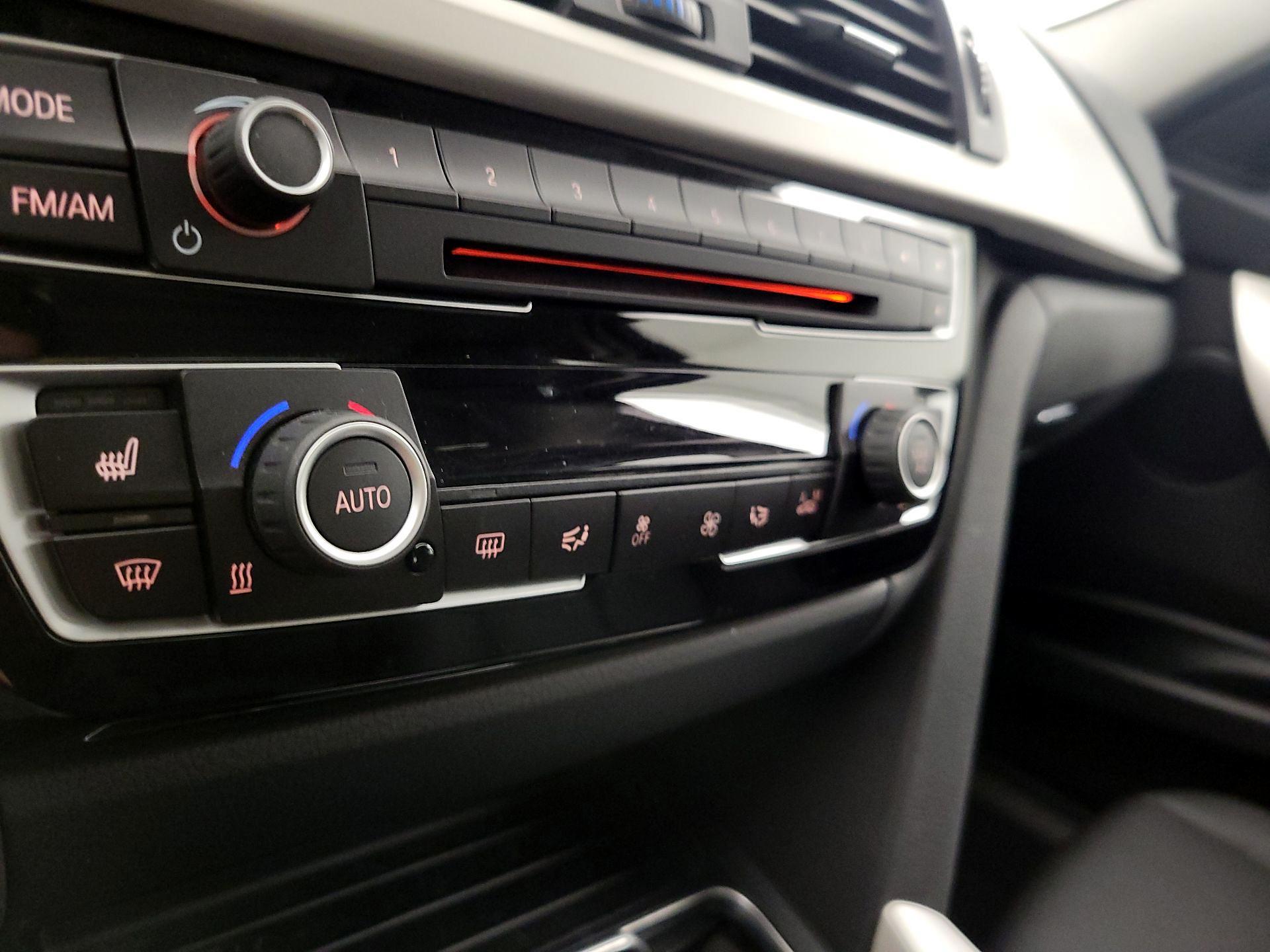 Thumbnail: 2018 BMW 3 Series - 16