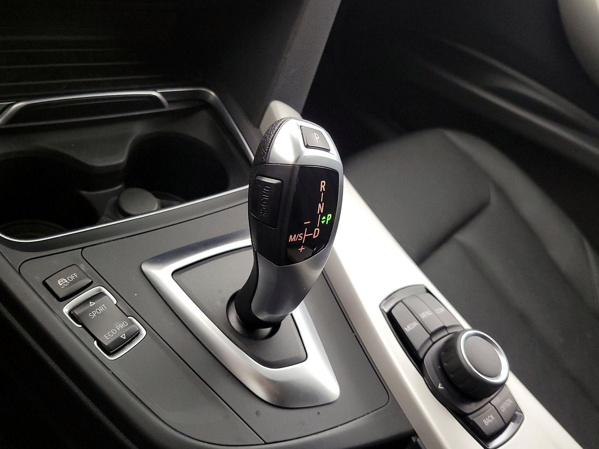 Thumbnail: 2018 BMW 3 Series - 17