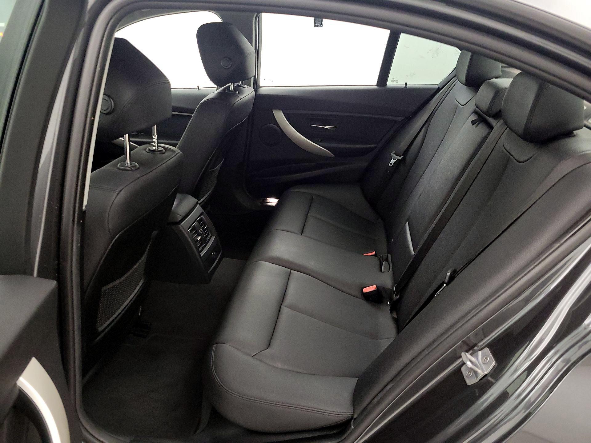 Thumbnail: 2018 BMW 3 Series - 19