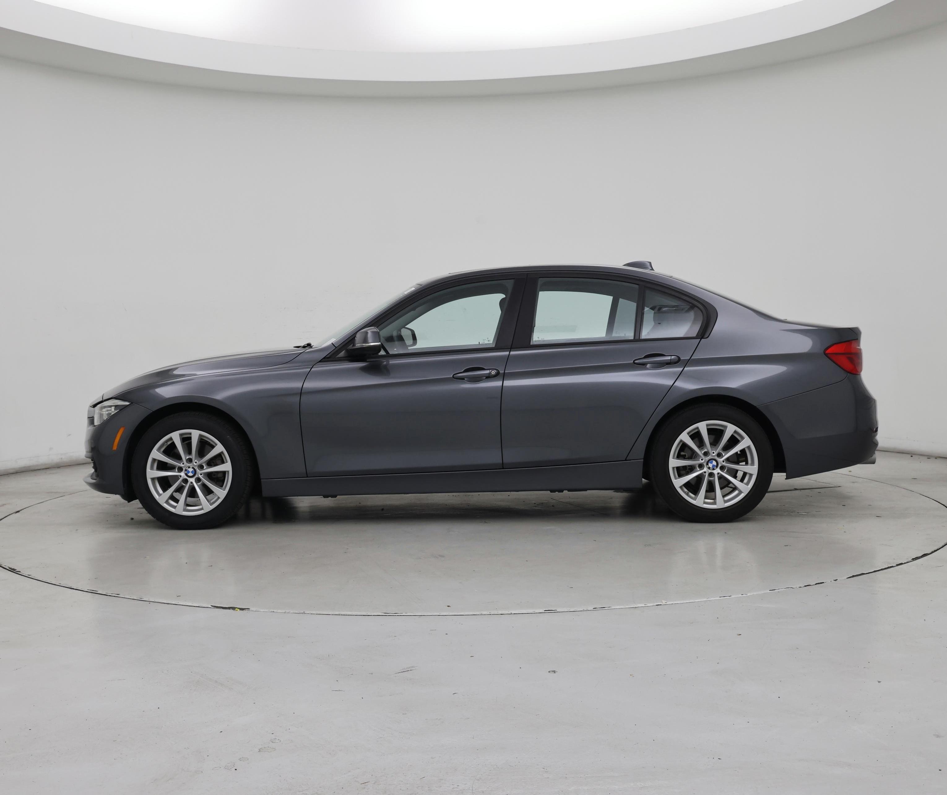 Thumbnail: 2018 BMW 3 Series - 3