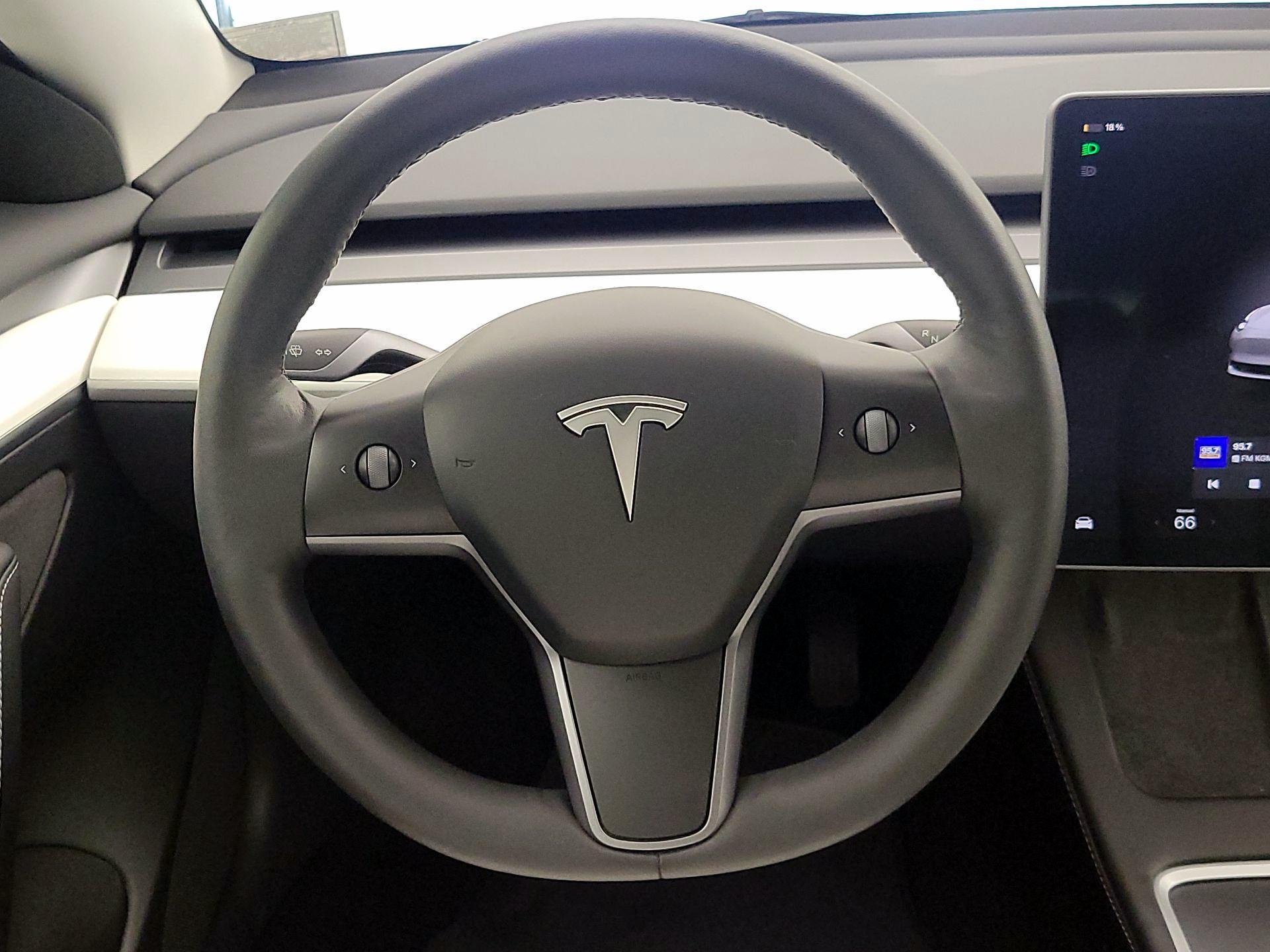 Thumbnail: 2023 Tesla Model 3 - 10