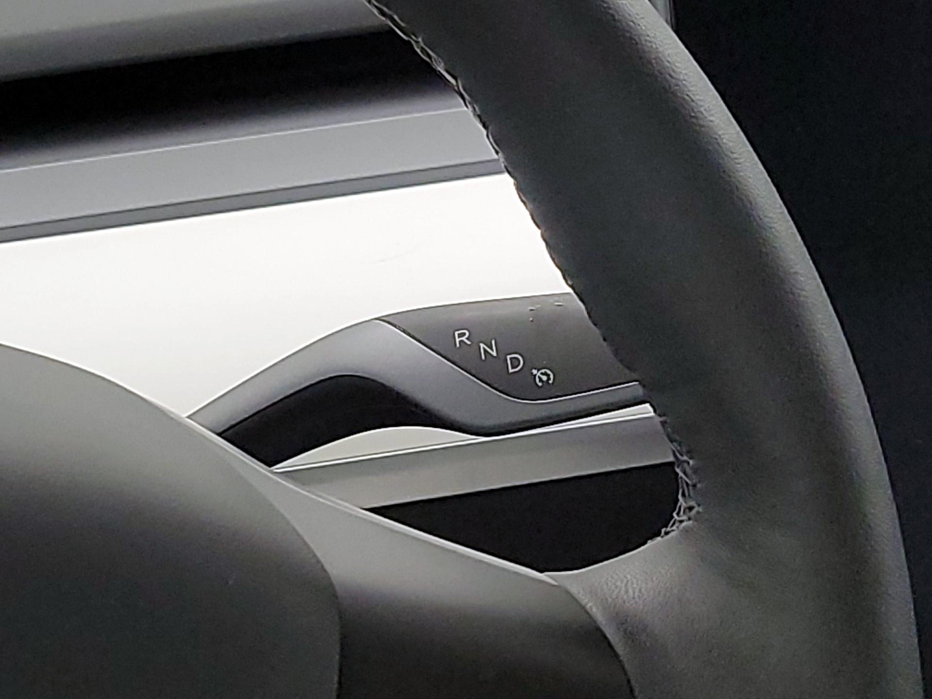 Thumbnail: 2023 Tesla Model 3 - 17