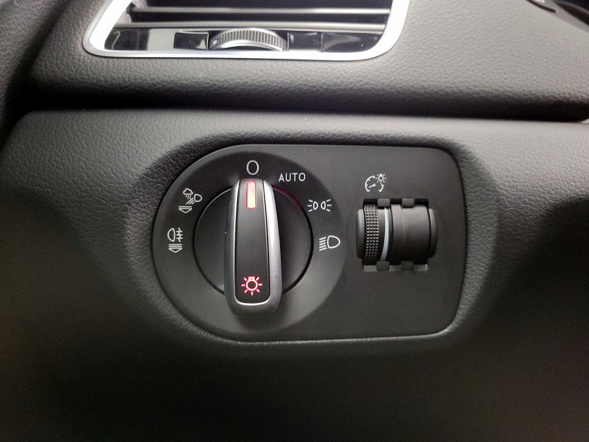 Thumbnail: 2018 Audi Q3 - 13