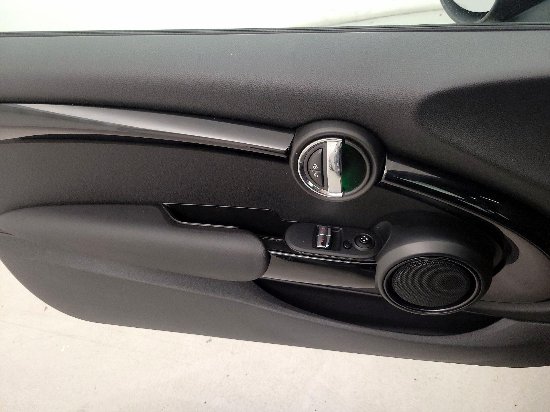 Thumbnail: 2019 MINI Cooper Hardtop - 12