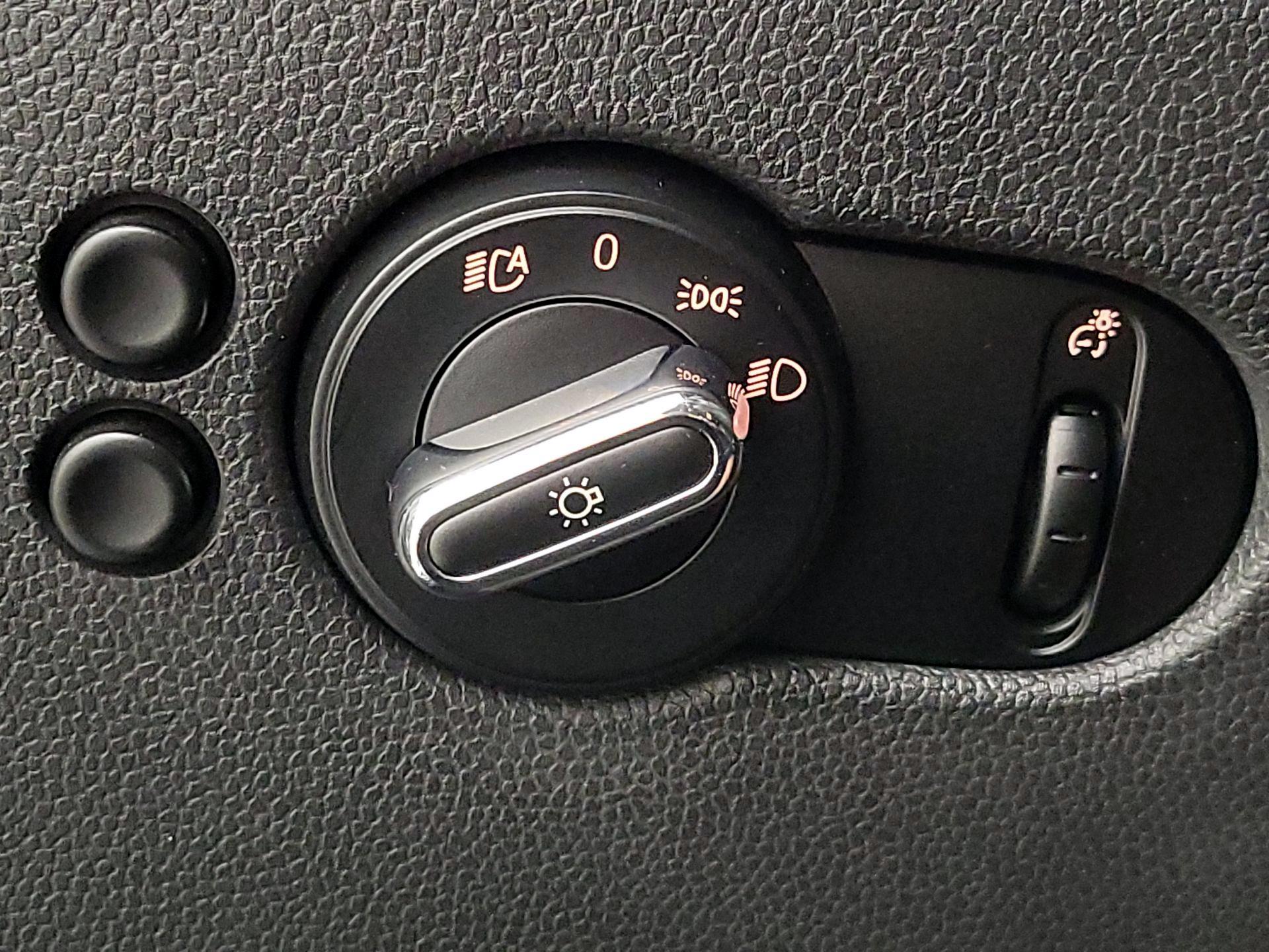 Thumbnail: 2019 MINI Cooper Hardtop - 13