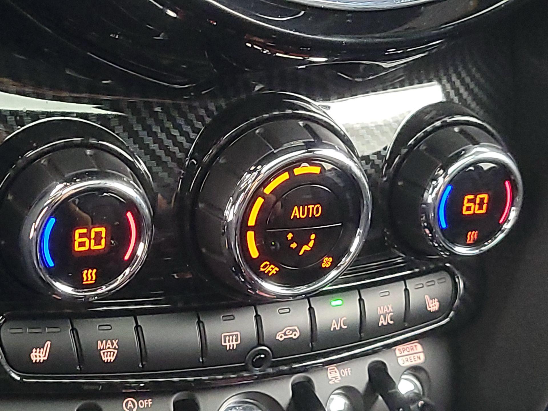 Thumbnail: 2019 MINI Cooper Hardtop - 16