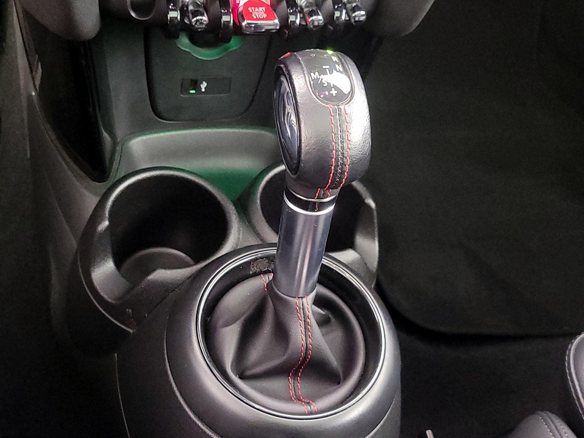 Thumbnail: 2019 MINI Cooper Hardtop - 17