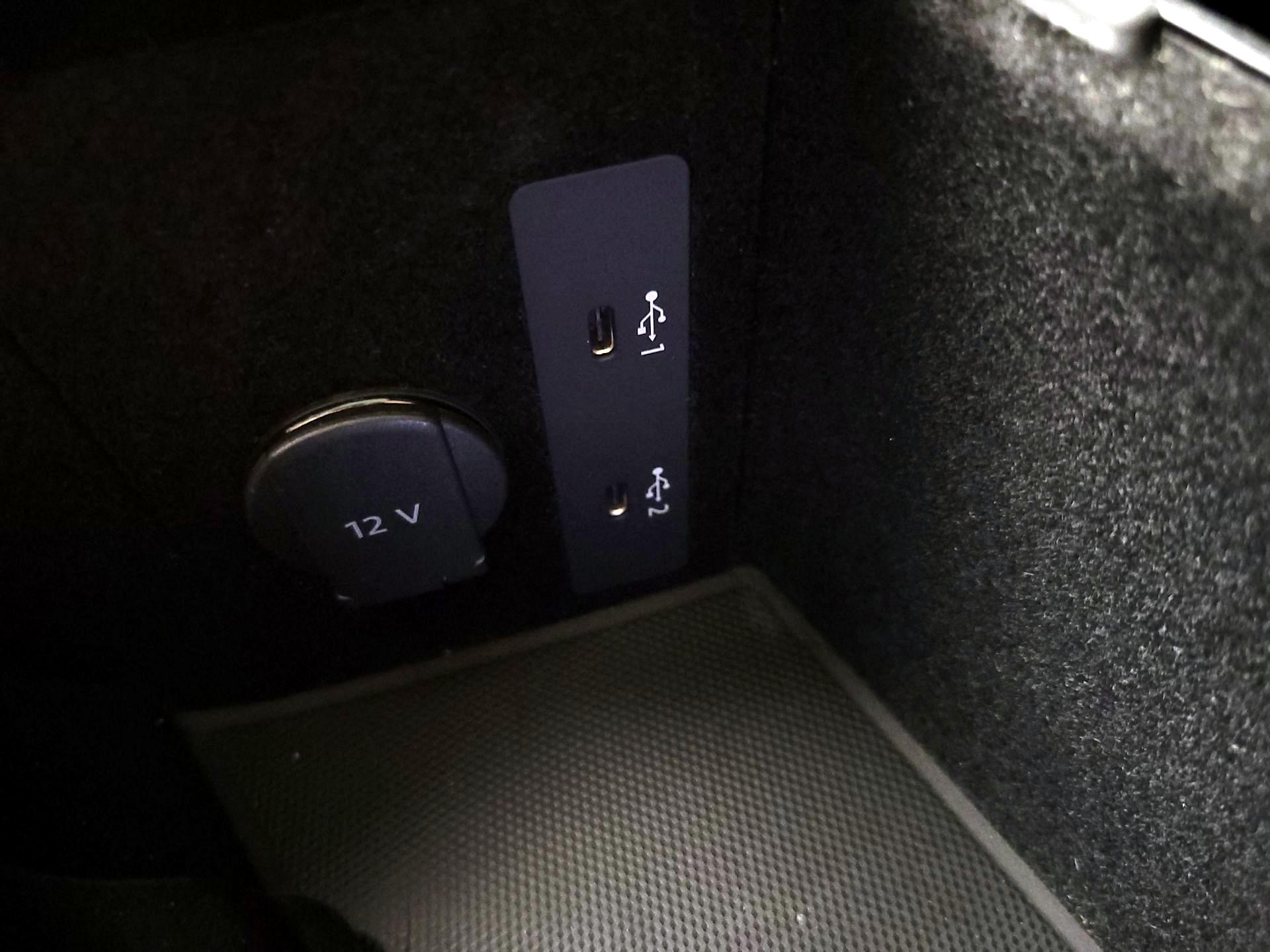 Thumbnail: 2023 Porsche Taycan - 19