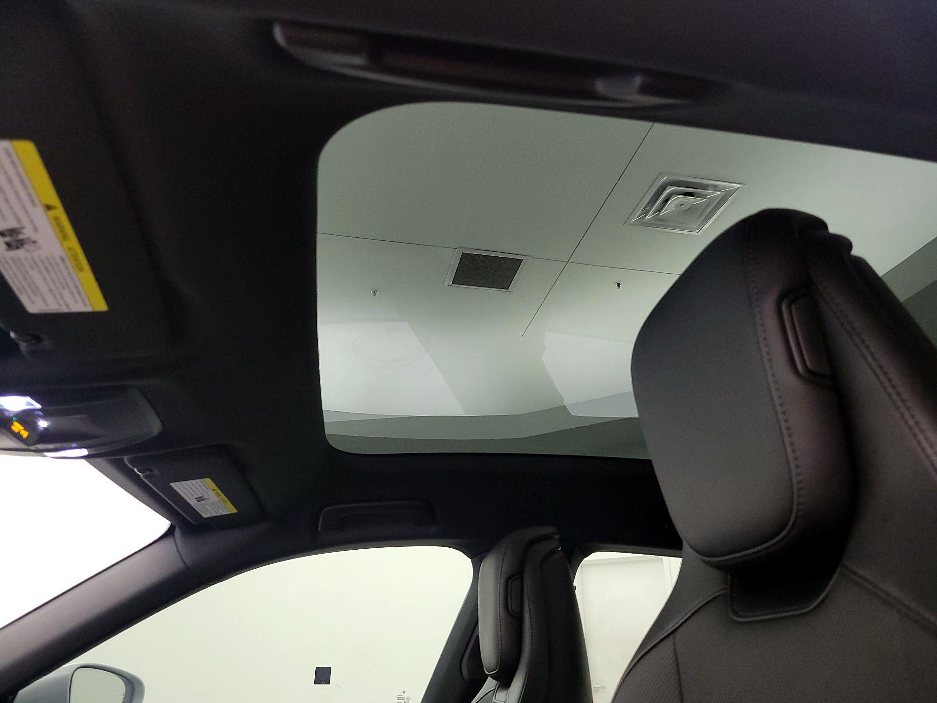 Thumbnail: 2023 Porsche Taycan - 20