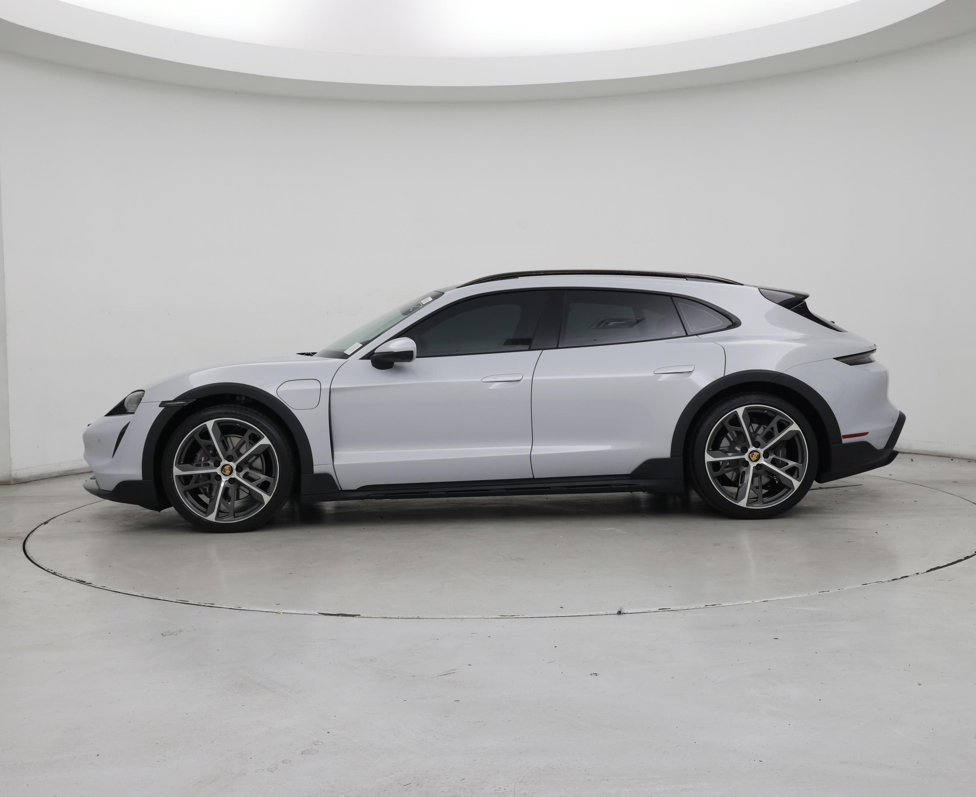 Thumbnail: 2023 Porsche Taycan - 3